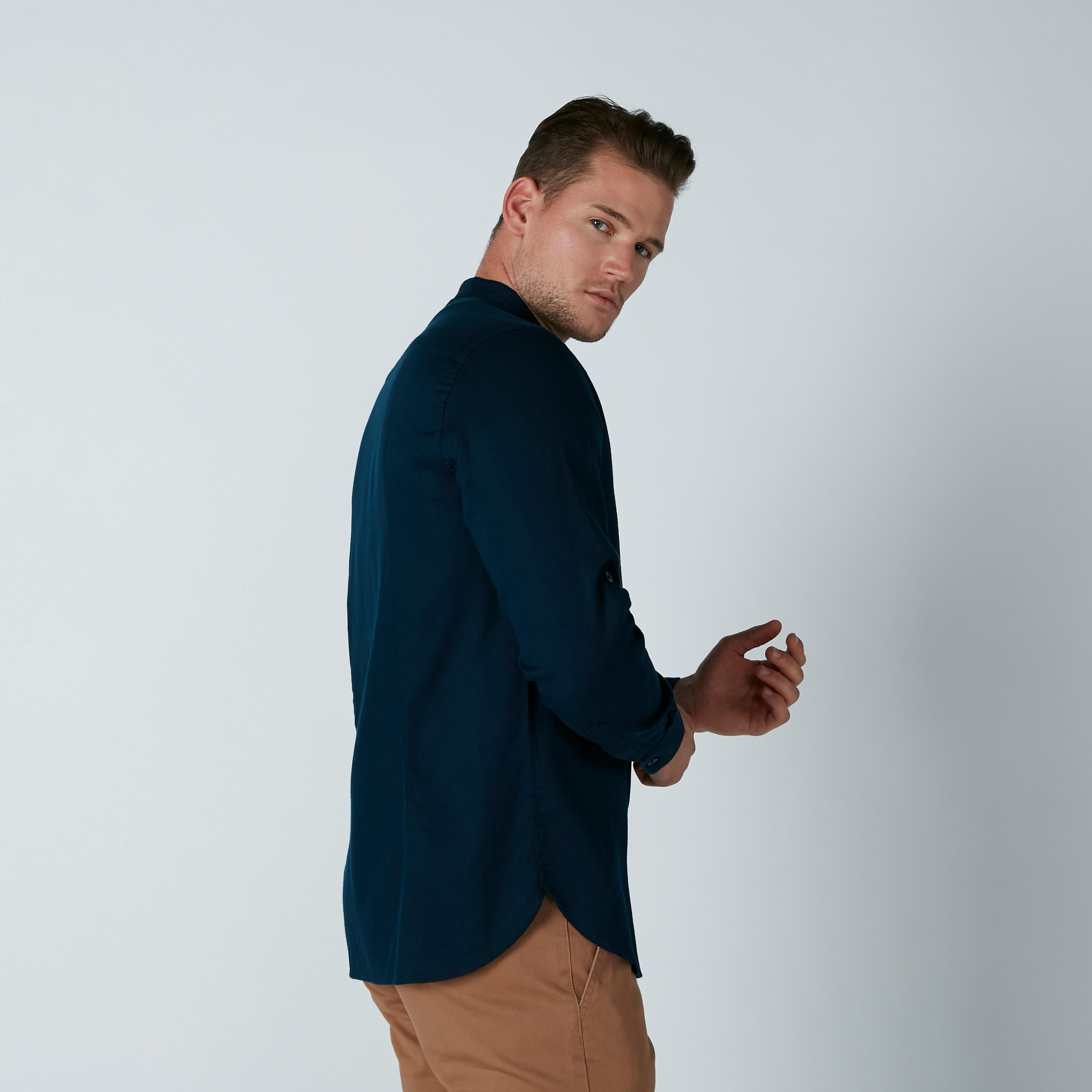 قميص بياقة ماندارين وأكمام طويلة-men-clothing-shirts-image-4