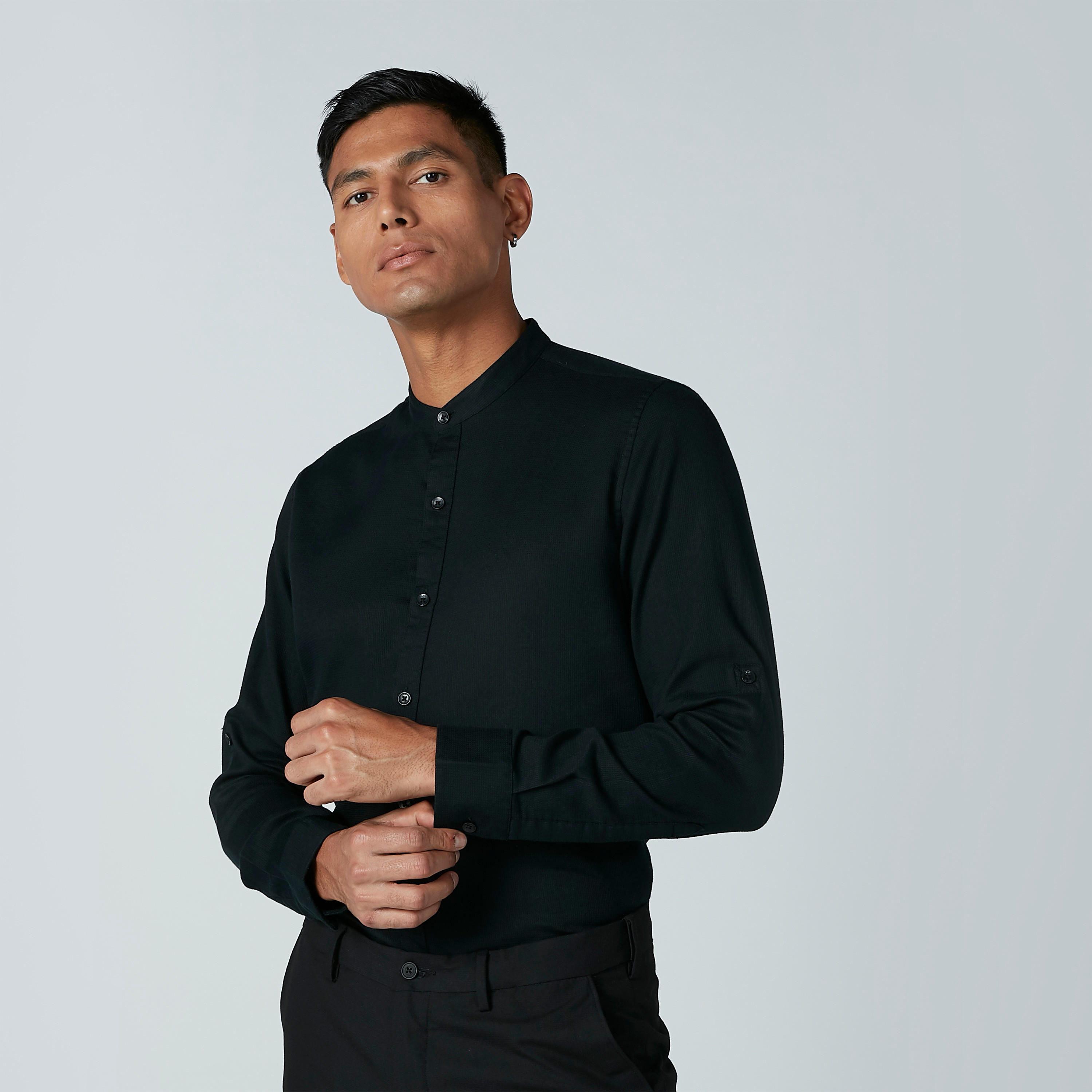 قميص بياقة ماندارين وأكمام طويلة-men-clothing-shirts-image-1