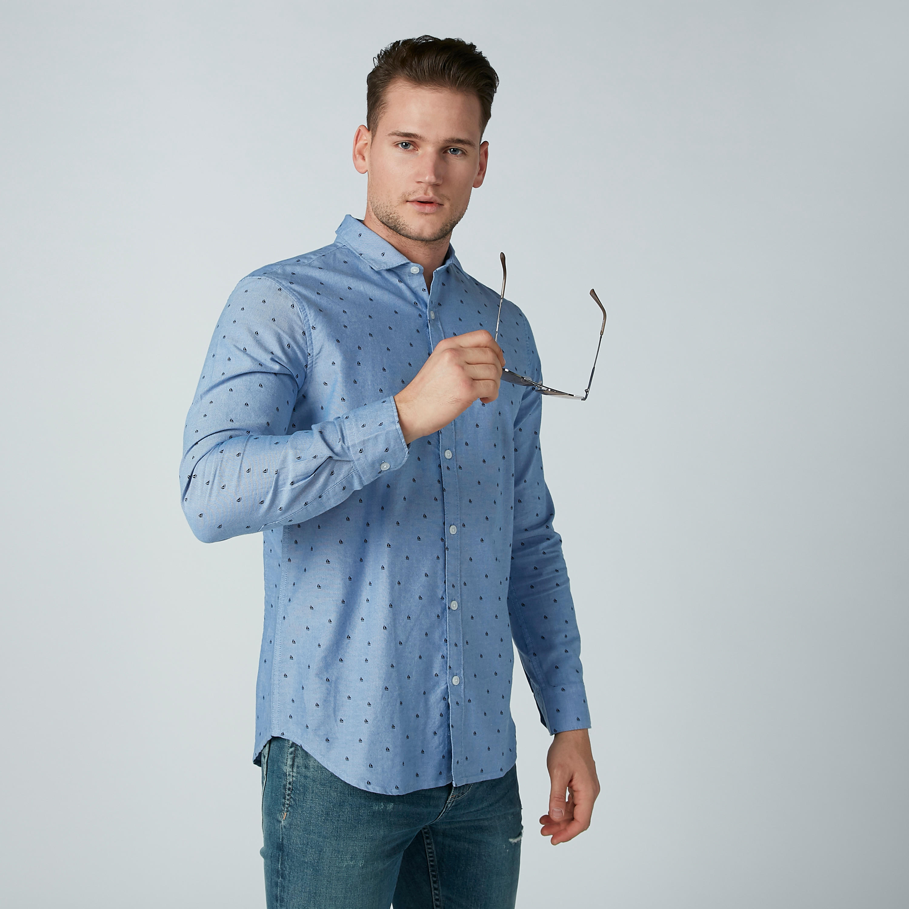 قميص بأكمام طويلة وياقة واسعة وطبعات-men-clothing-shirts-image-1
