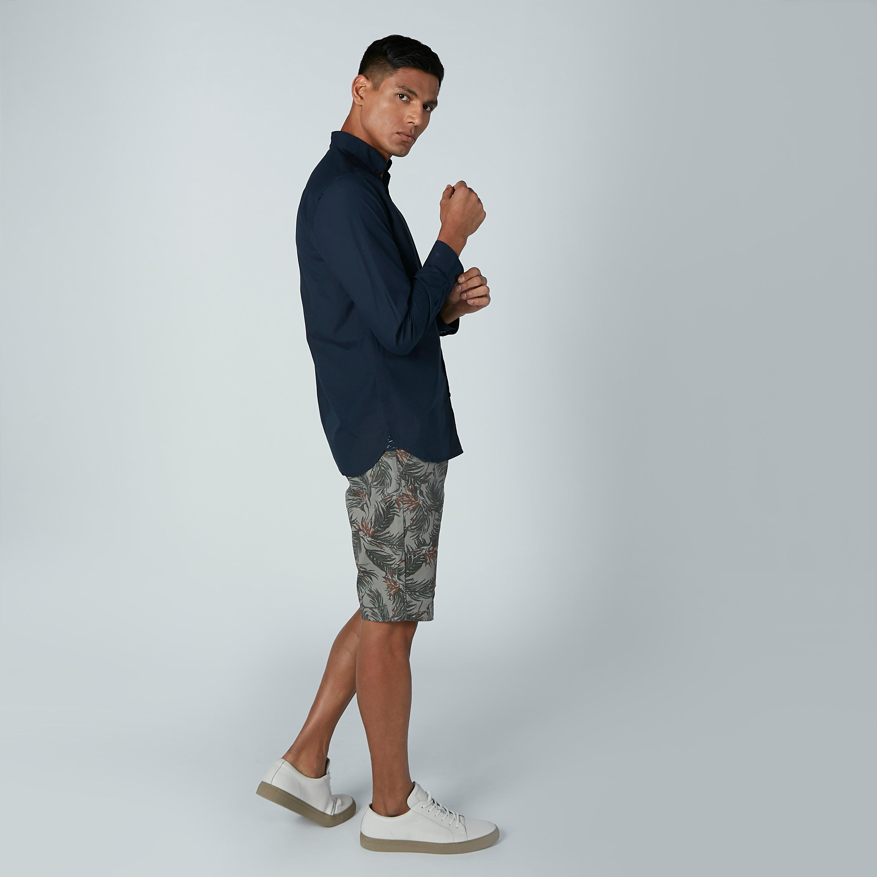 قميص سادة بأكمام طويلة وأزرار-men-clothing-shirts-image-5