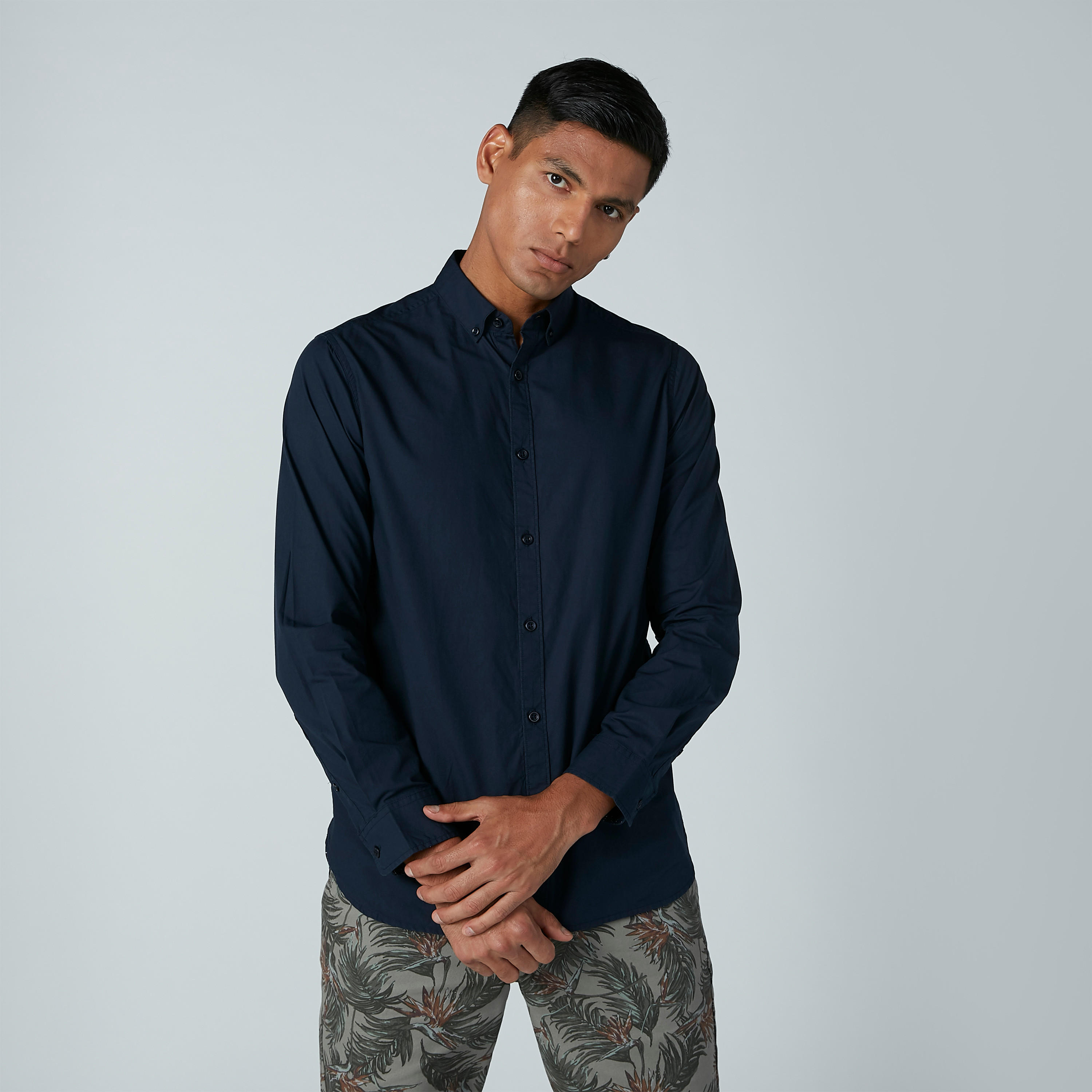 قميص سادة بأكمام طويلة وأزرار-men-clothing-shirts-image-4