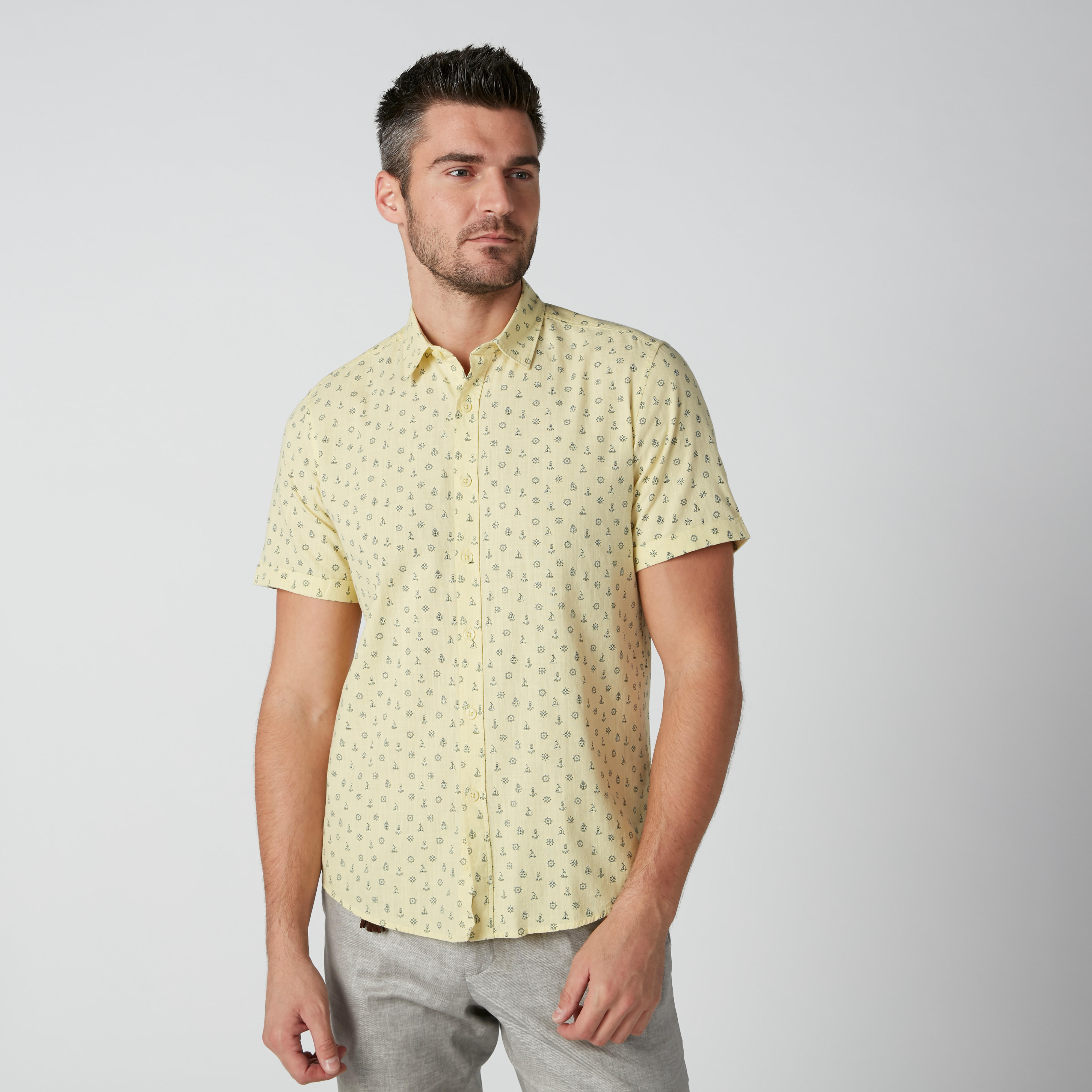قميص بأكمام قصيرة وأزرار وطبعات-men-clothing-shirts-image-5