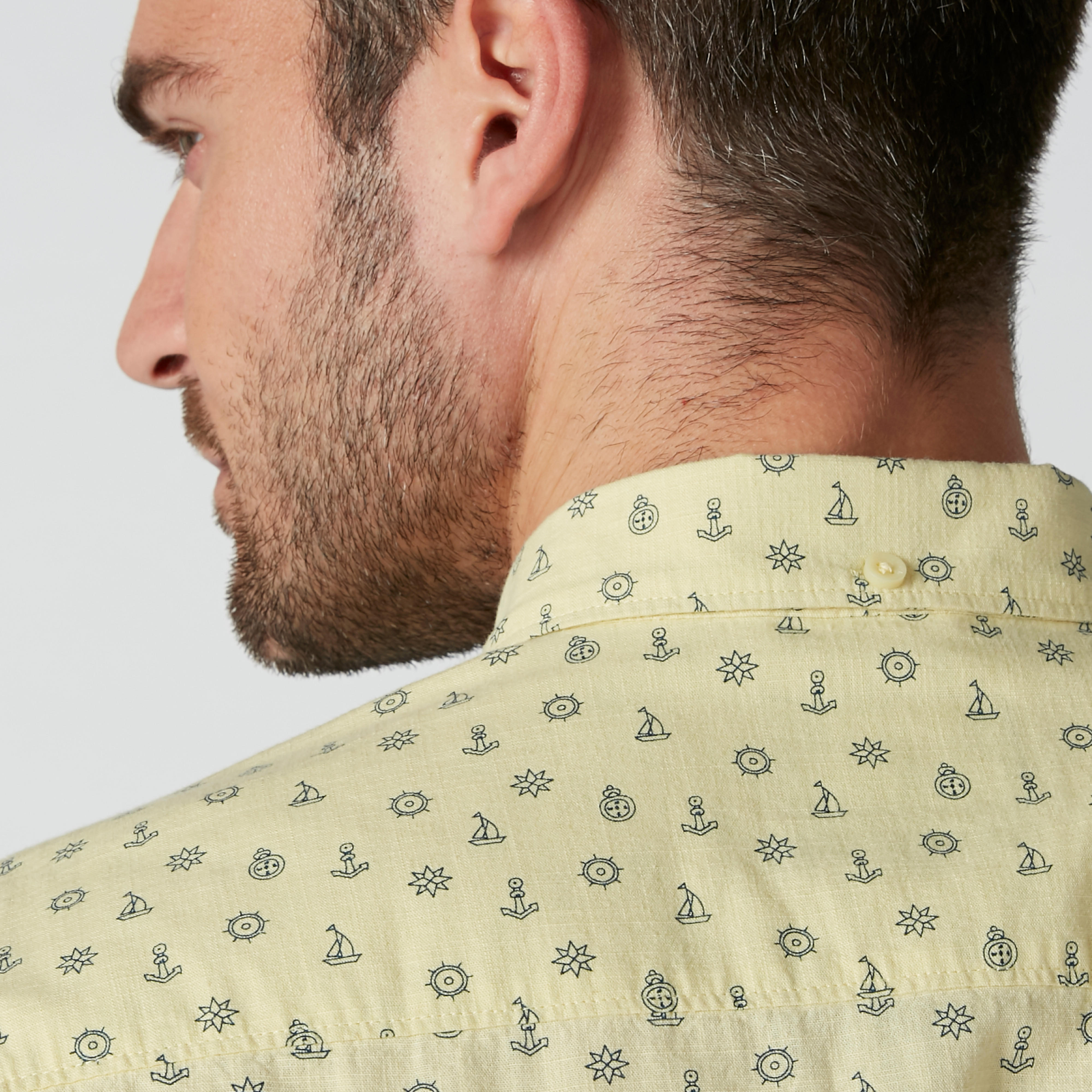 قميص بأكمام قصيرة وأزرار وطبعات-men-clothing-shirts-image-2