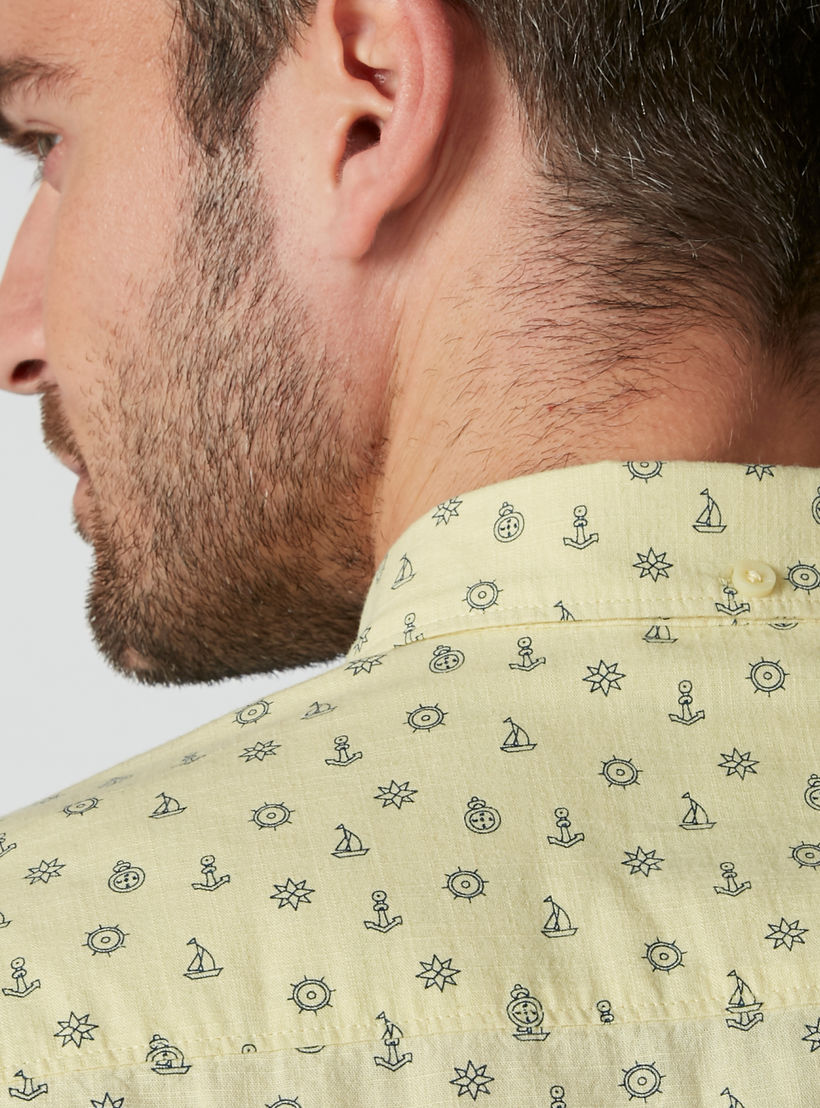 قميص بأكمام قصيرة وأزرار وطبعات-men-clothing-shirts-image-2