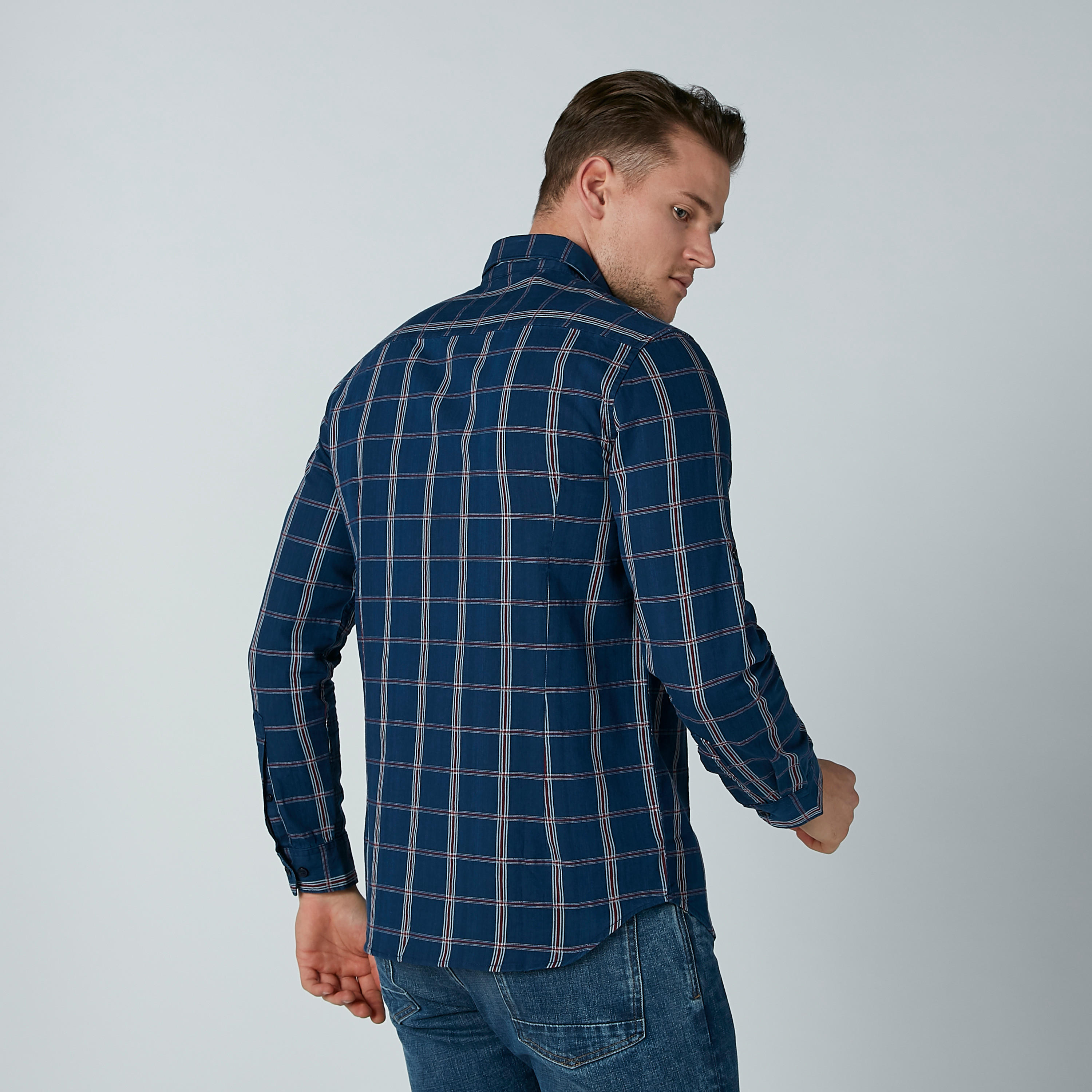 قميص كاروهات بأكمام طويلة وجيب على الصدر-men-clothing-shirts-image-4