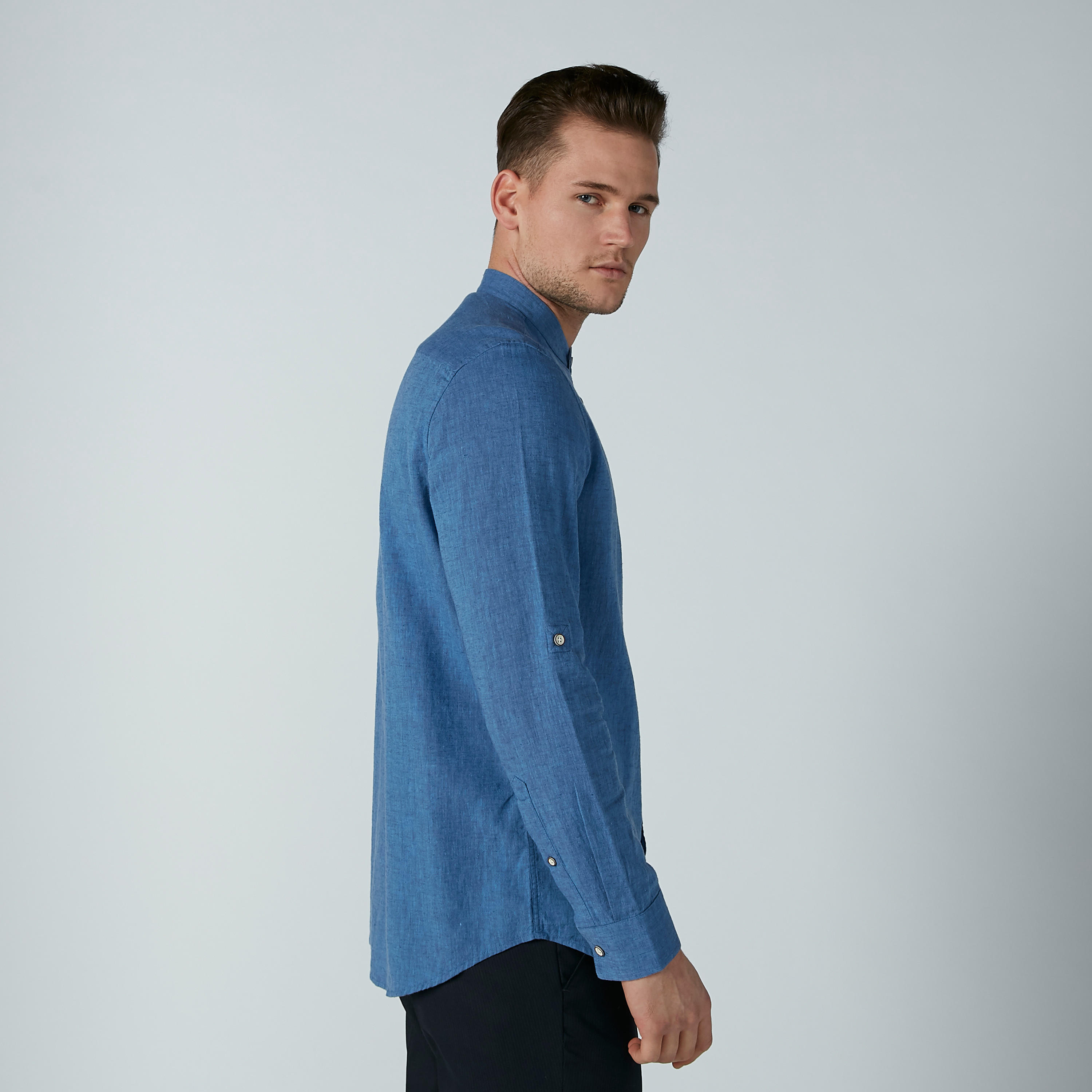 قميص سادة بياقة ماندارين وأكمام طويلة-men-clothing-shirts-image-3