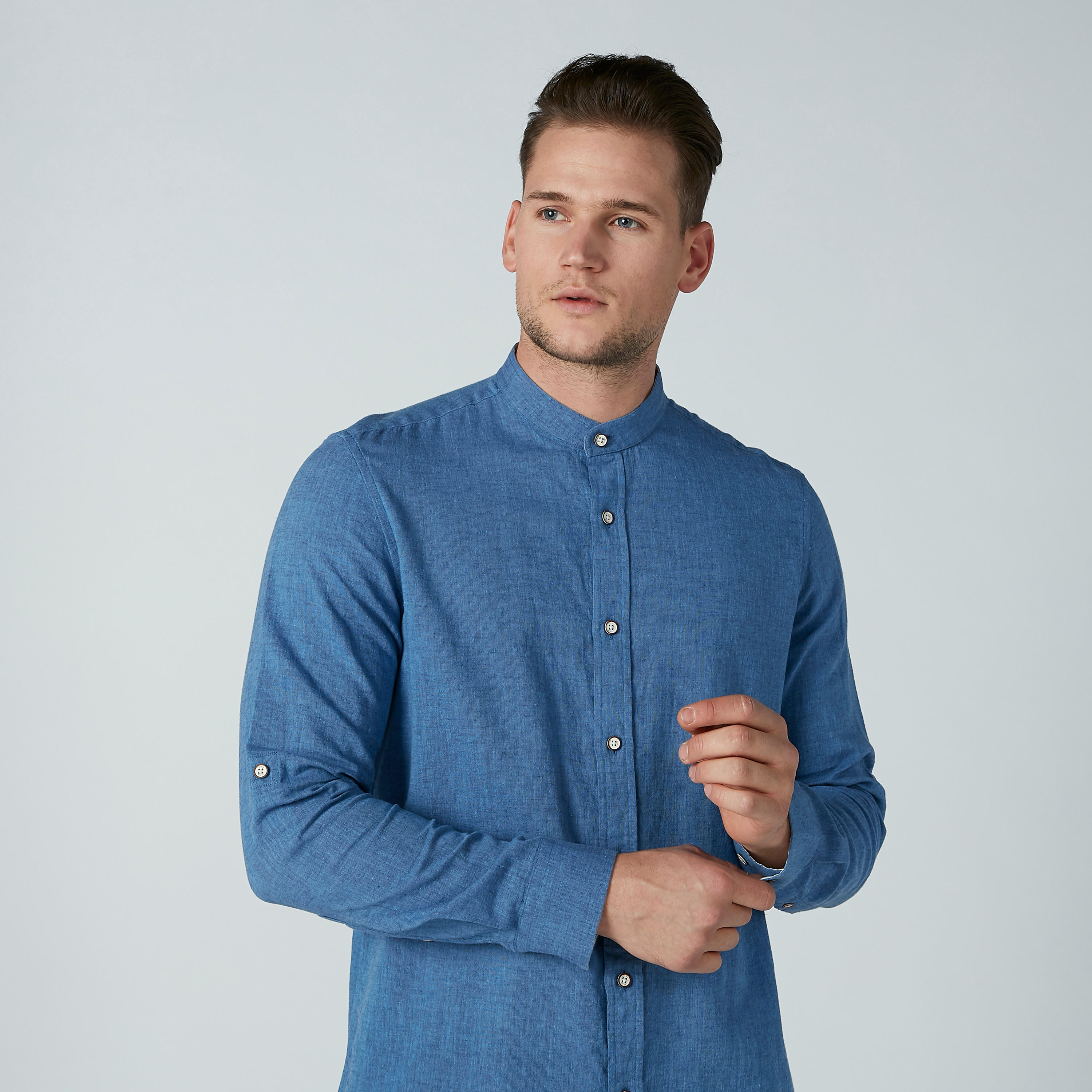 قميص سادة بياقة ماندارين وأكمام طويلة-men-clothing-shirts-image-4