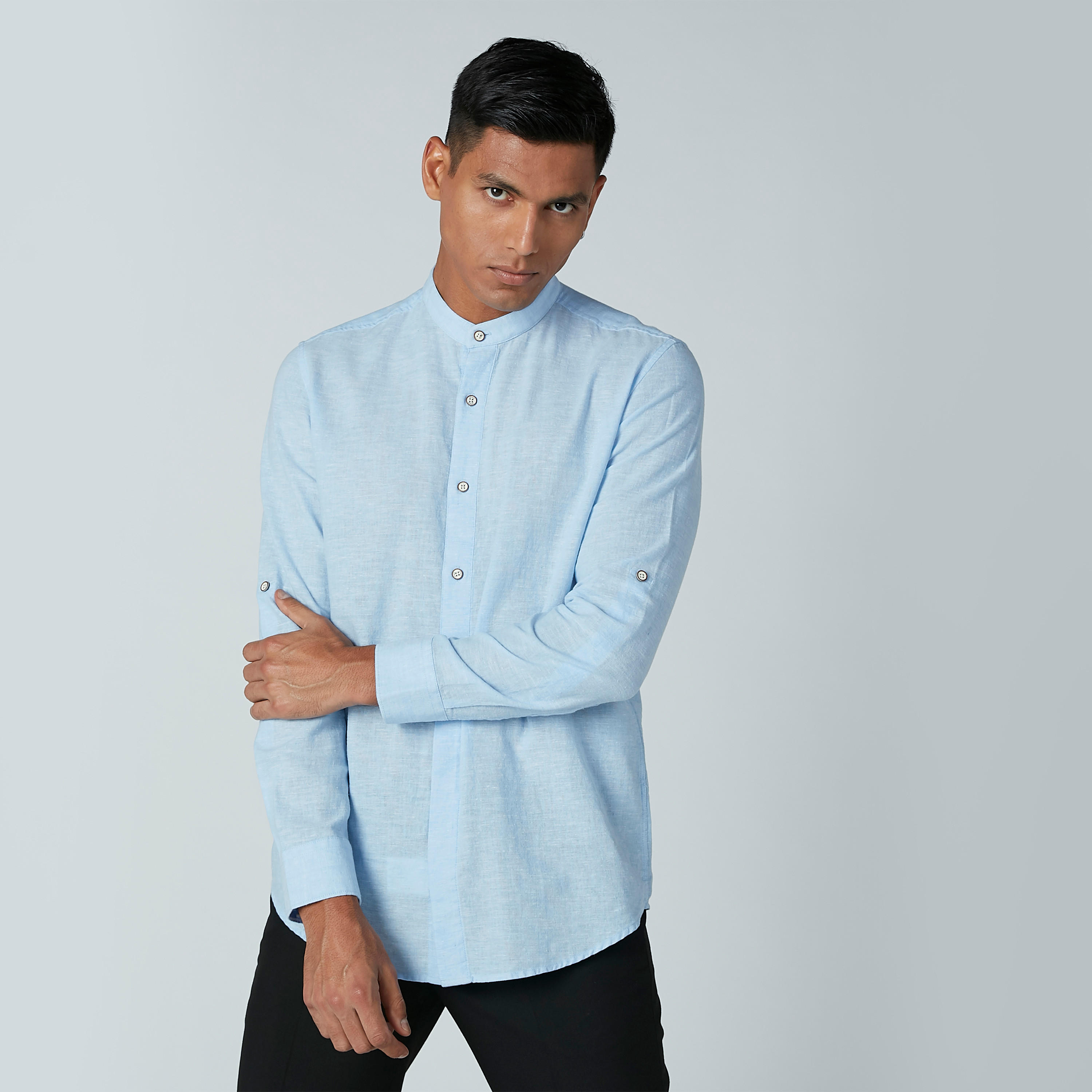 قميص سادة بياقة ماندارين وأكمام طويلة-men-clothing-shirts-image-3
