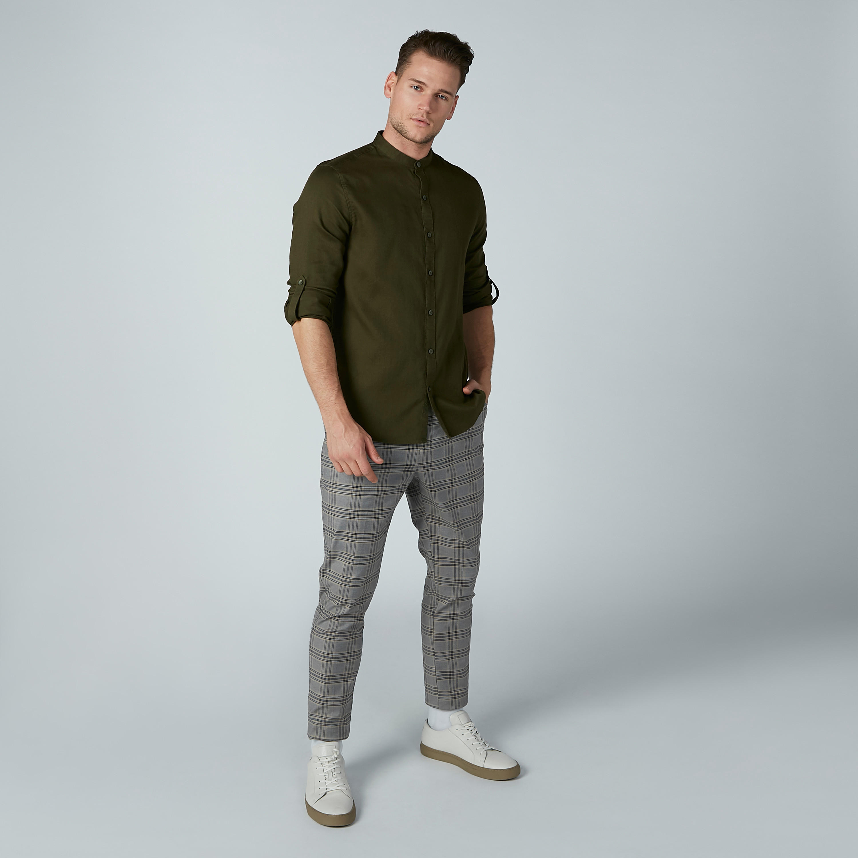قميص سادة بياقة ماندارين وأكمام طويلة-men-clothing-shirts-image-1