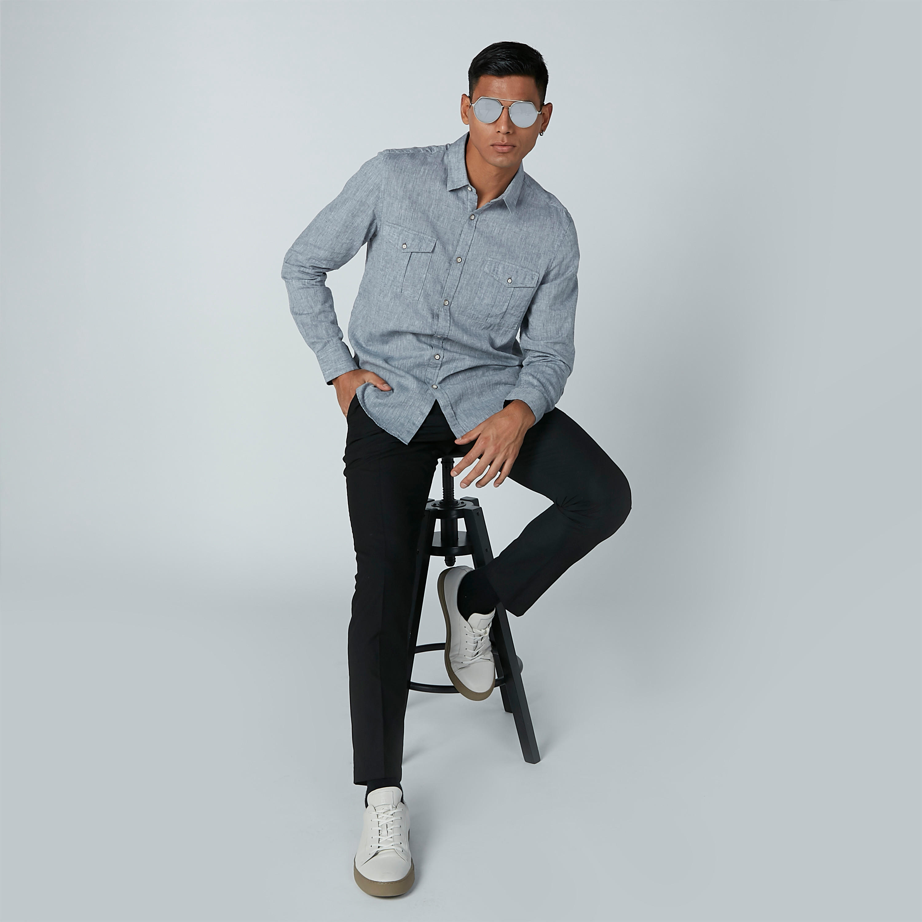 قميص بأكمام طويلة وجيوب بطيّة-men-clothing-shirts-image-1