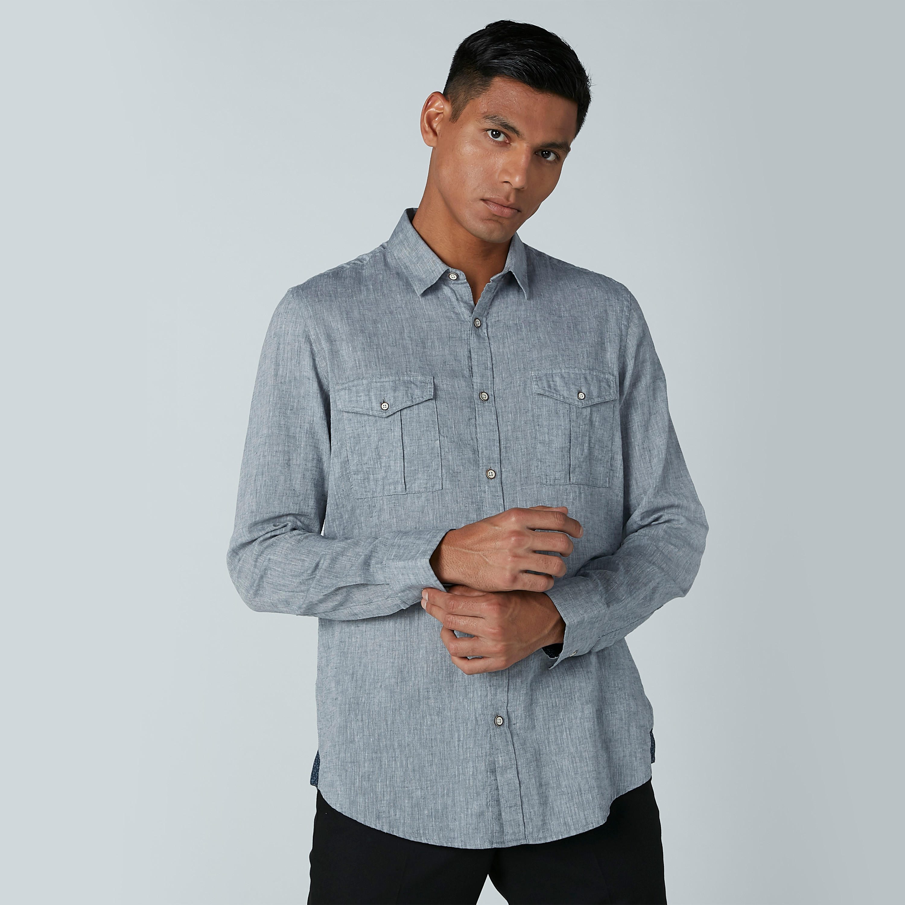 قميص بأكمام طويلة وجيوب بطيّة-men-clothing-shirts-image-2