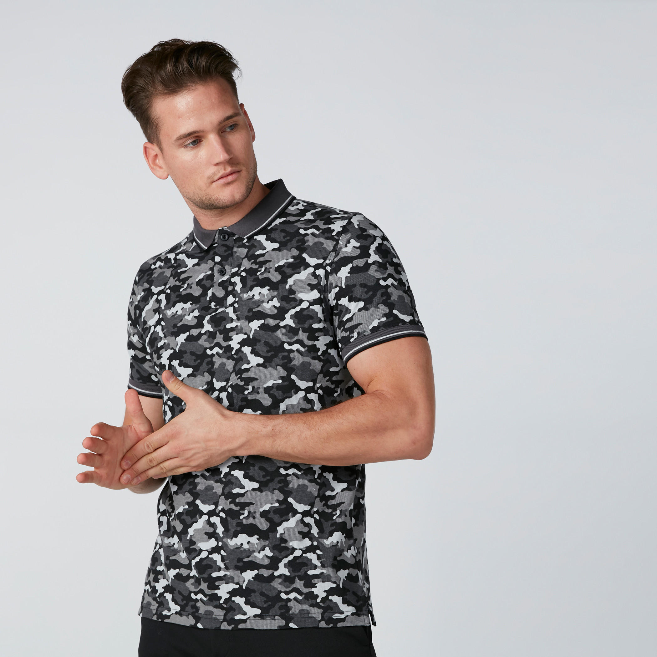تيشيرت بياقة بولو وأكمام قصيرة وطبعات-men-clothing-tshirtsandpolos-polos-image-1
