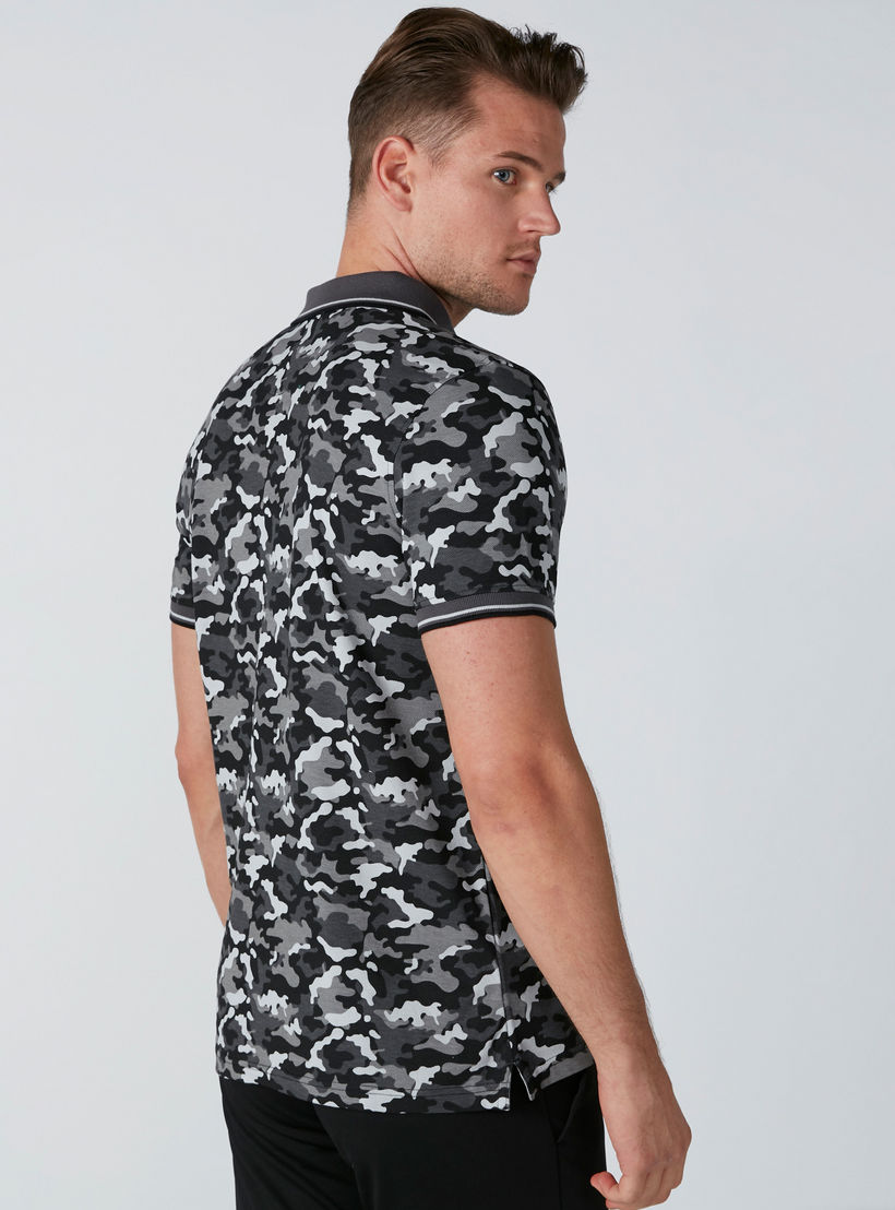 تيشيرت بياقة بولو وأكمام قصيرة وطبعات-men-clothing-tshirtsandpolos-polos-image-3