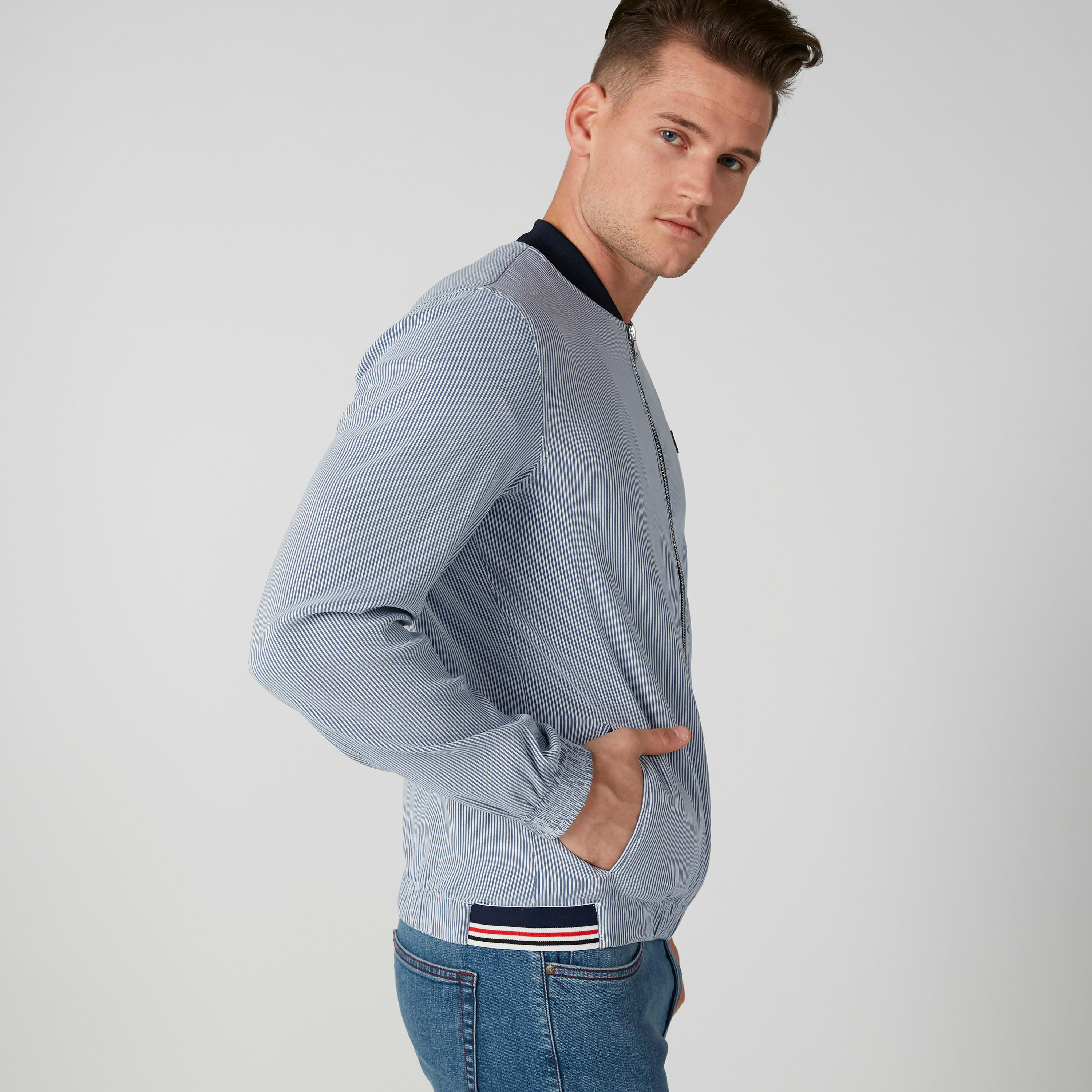 جاكيت بومبر مقلّم بأكمام طويلة وسحّاب إغلاق-men-clothing-jacketsandblazers-jackets-image-4