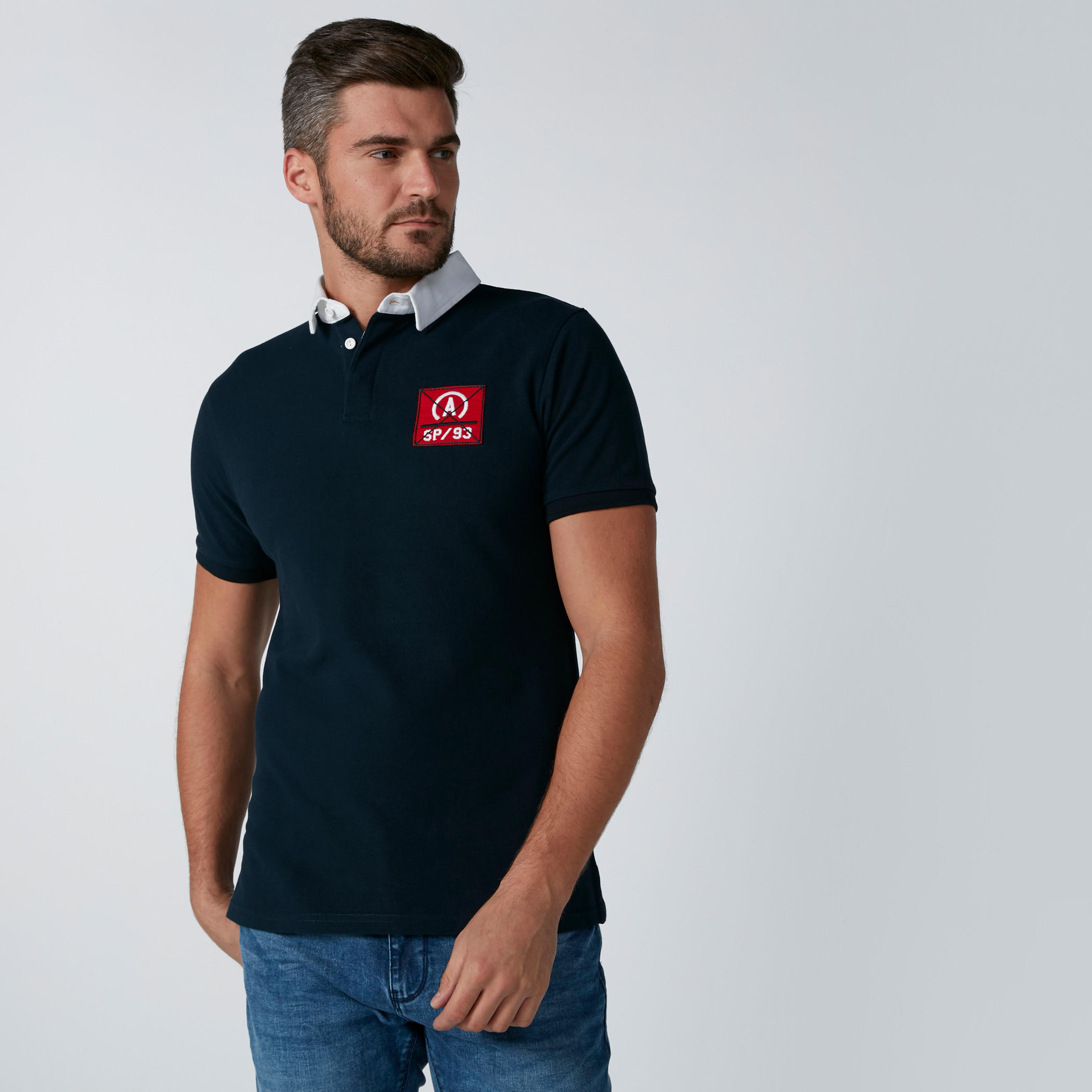 تيشيرت بياقة بولو وأكمام قصيرة وتزيينات-men-clothing-tshirtsandpolos-polos-image-1