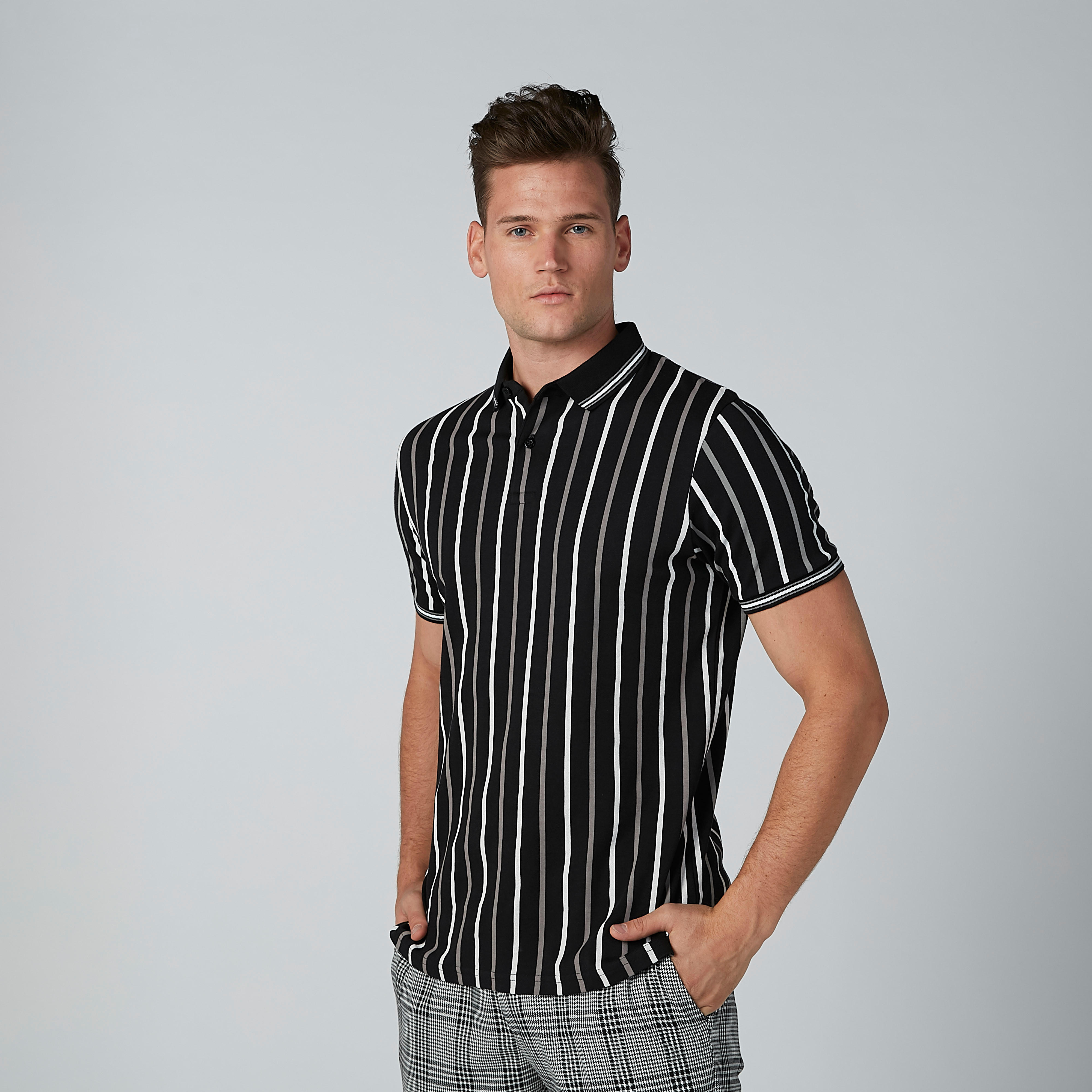 تيشيرت مقلّم بياقة بولو وأكمام قصيرة-men-clothing-tshirtsandpolos-polos-image-1