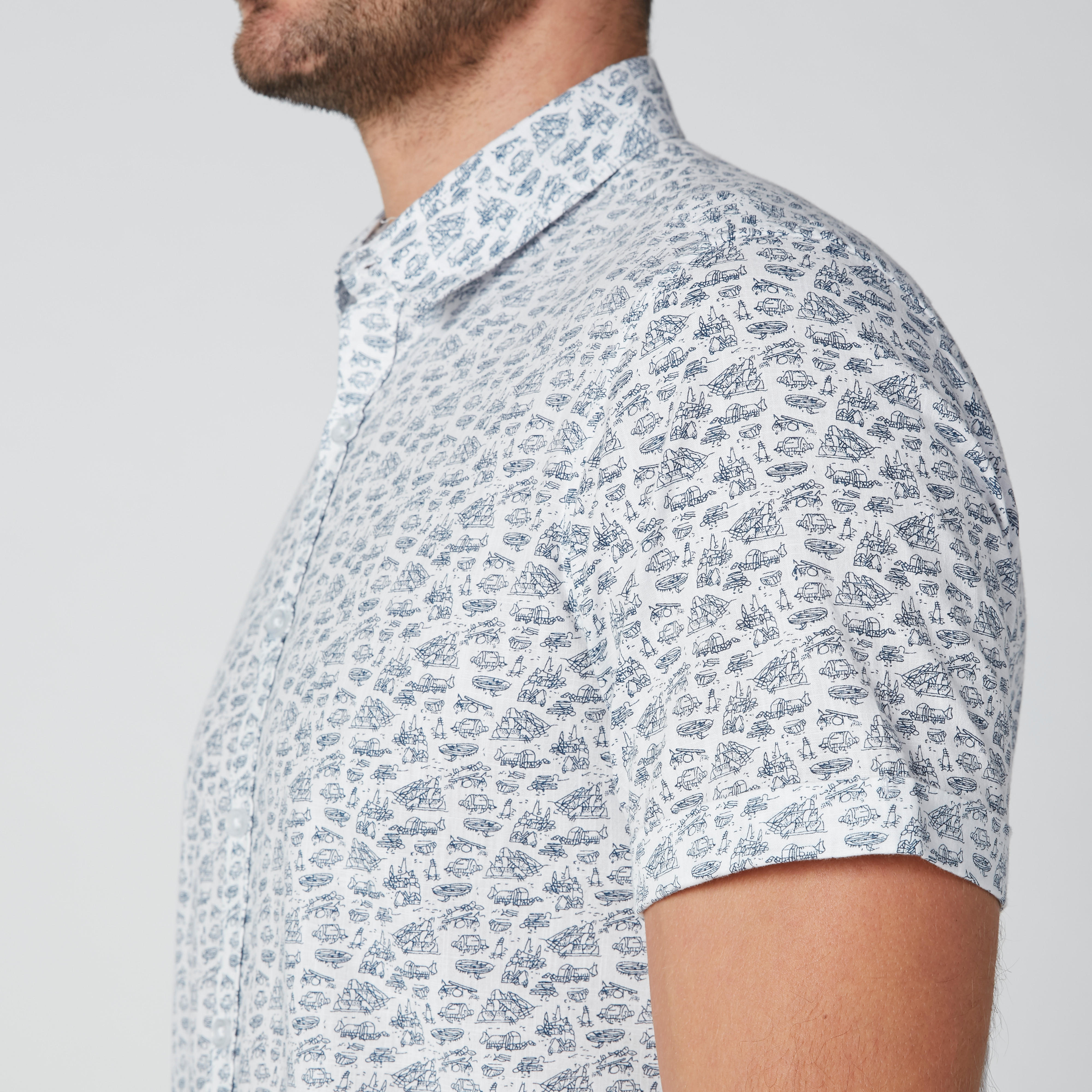 قميص بأكمام قصيرة وأزرار وطبعات-men-clothing-shirts-image-4