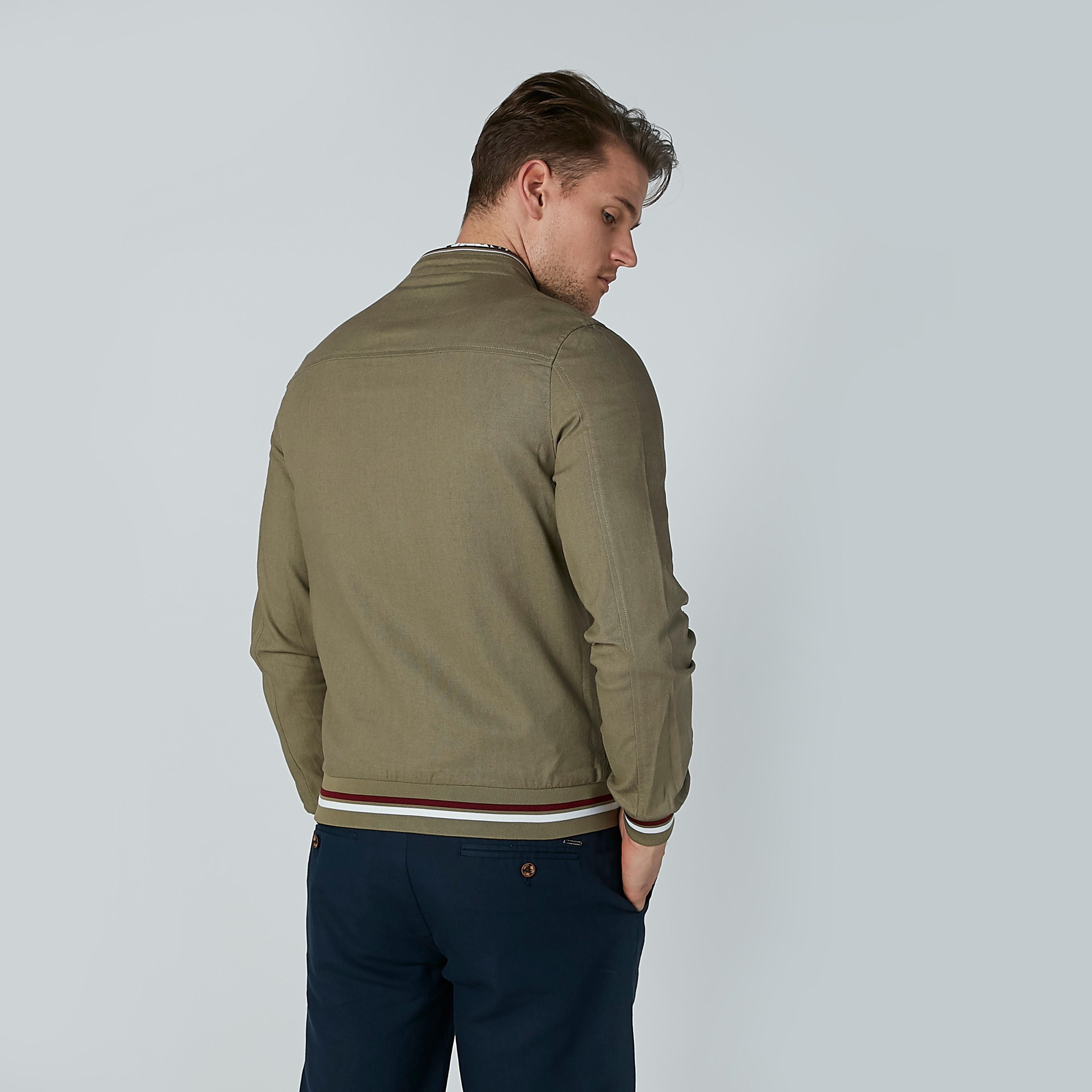 جاكيت بومبر بأكمام طويلة وجيوب كانجارو-men-clothing-jacketsandblazers-jackets-image-4