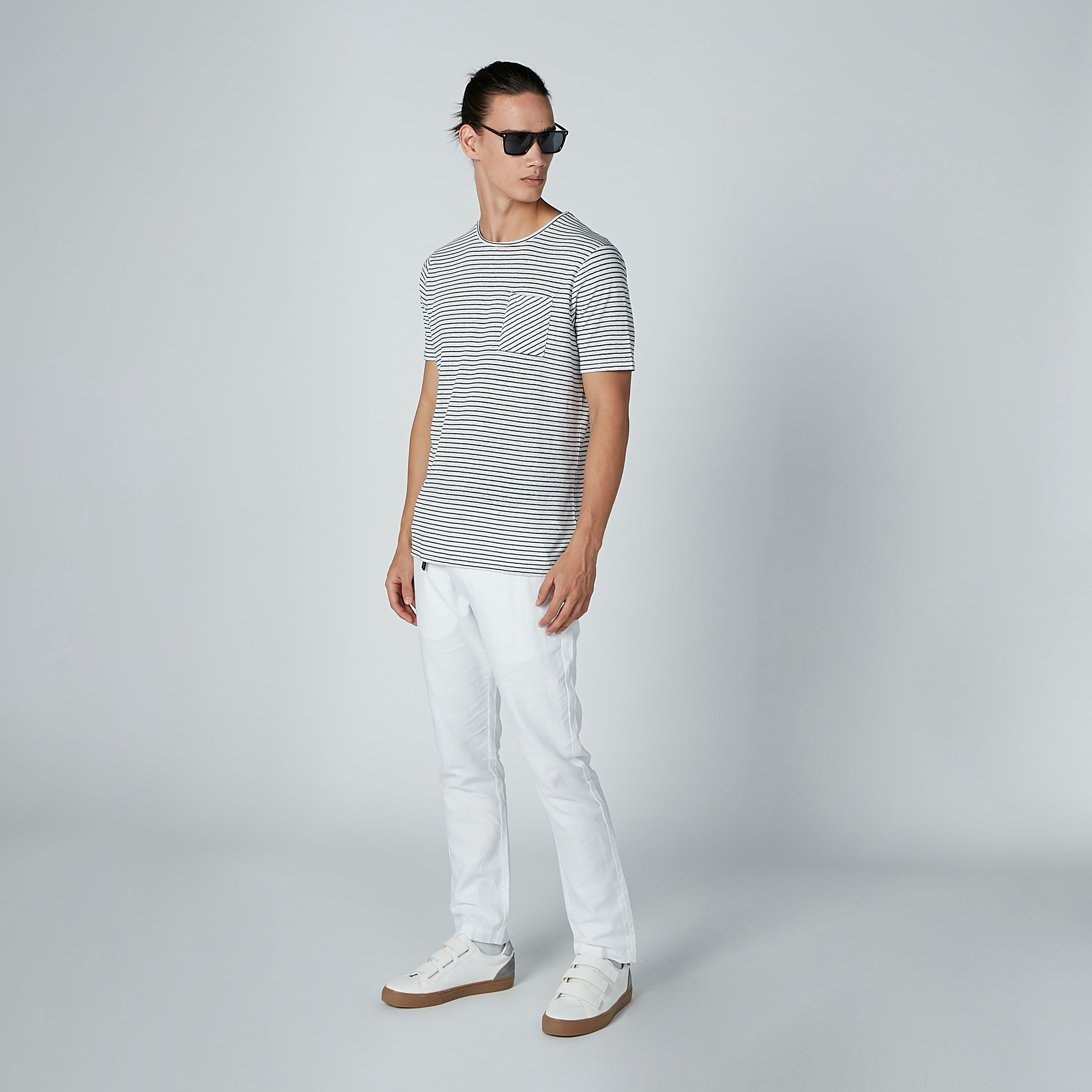 تيشيرت مقلّم بأكمام قصيرة وجيب على الصدر-men-clothing-tshirtsandpolos-tshirts-image-2