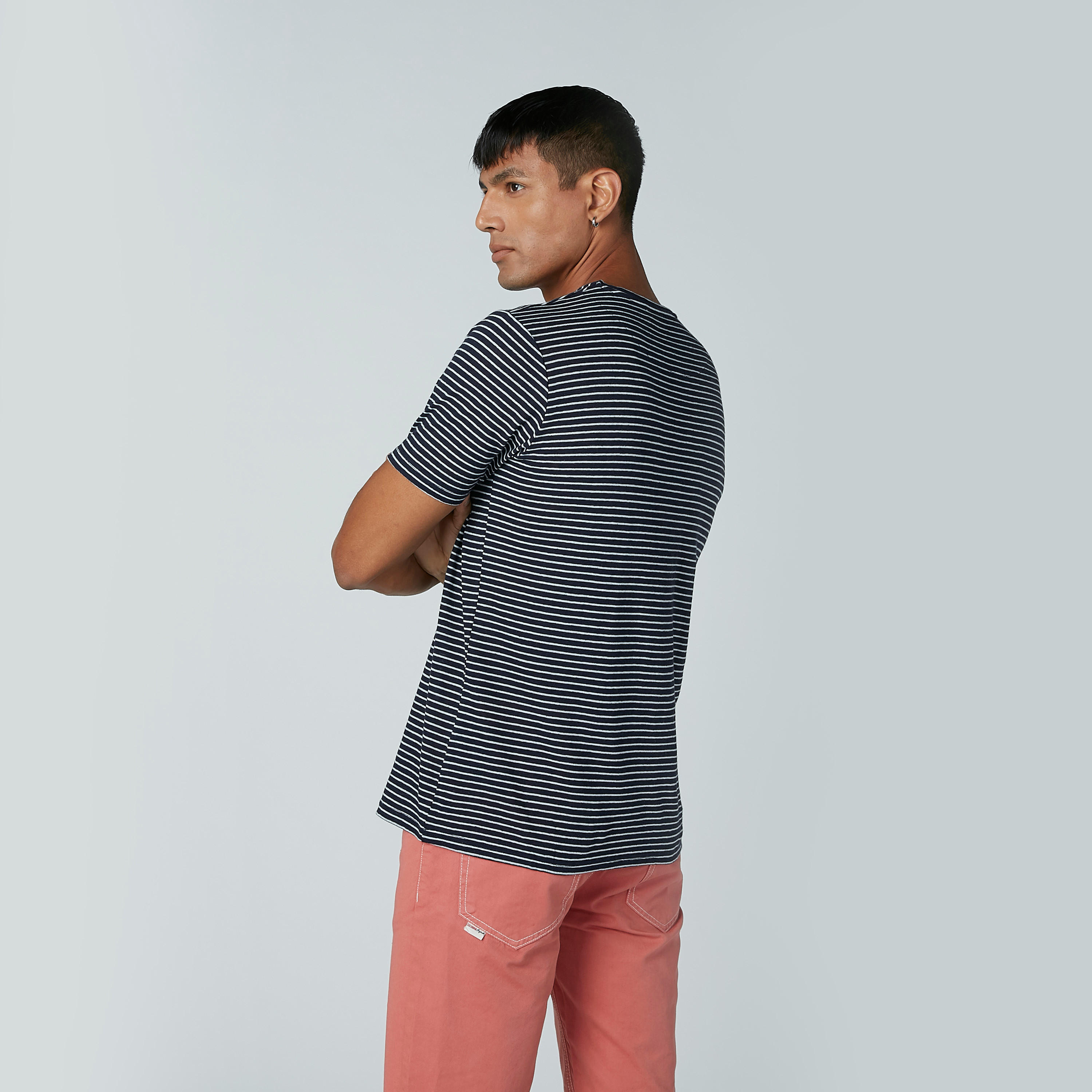تيشيرت مقلّم بأكمام قصيرة وجيب على الصدر-men-clothing-tshirtsandpolos-tshirts-image-3
