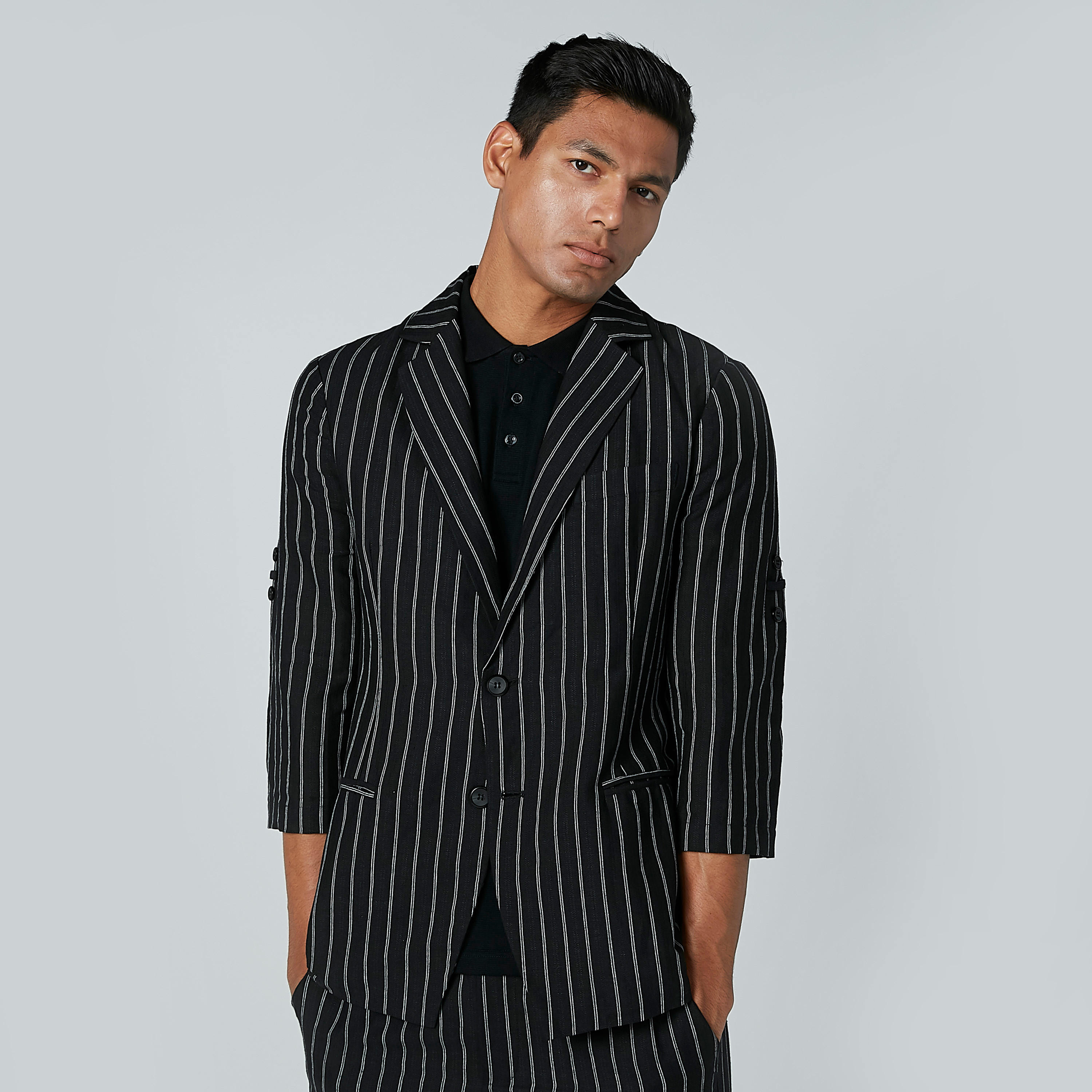 بليزر مقلّم بياقة طويلة وجيوب داخلية-men-winterwear-jacketsandblazers-image-2