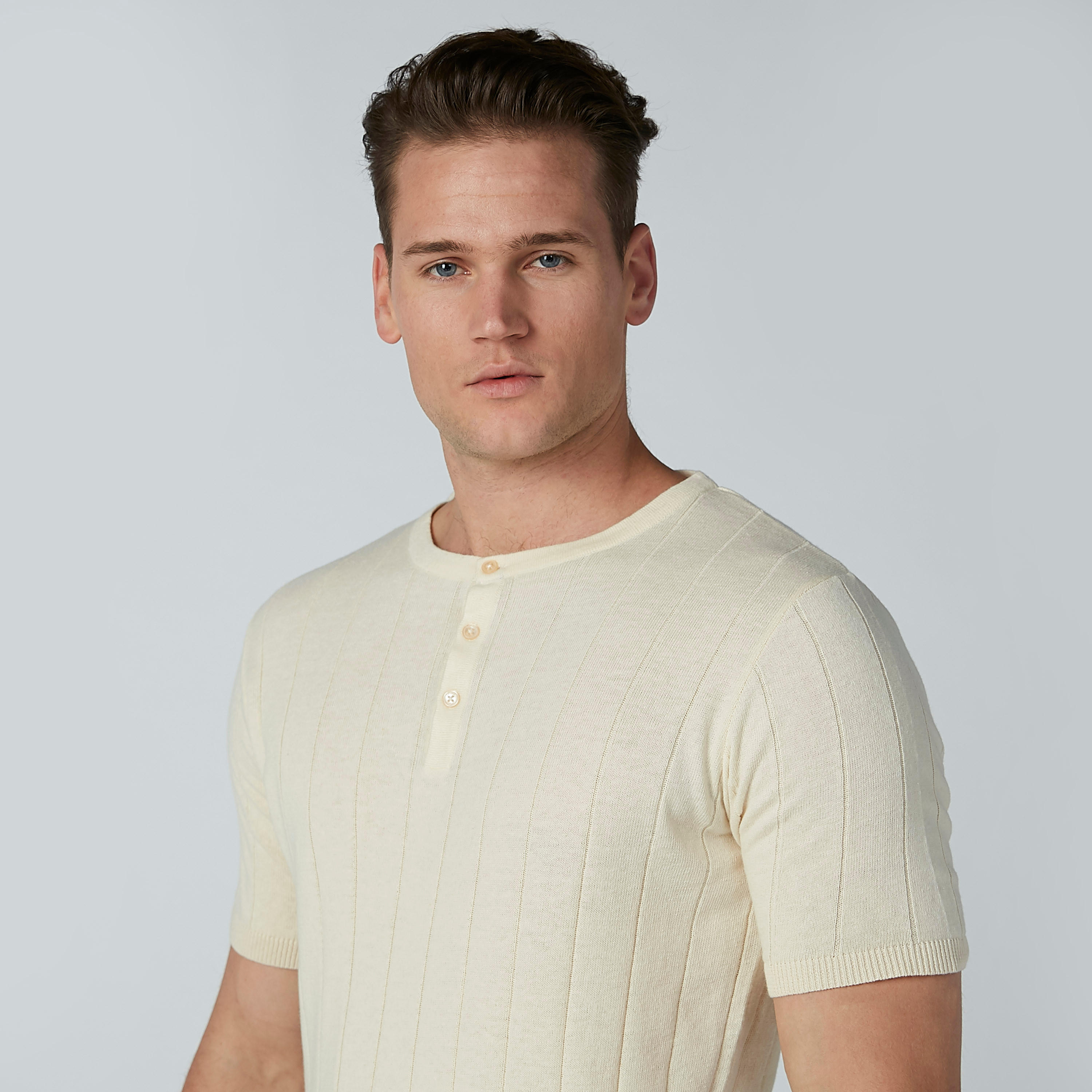 تيشيرت بياقة هينلي وأكمام قصيرة-men-clothing-tshirtsandpolos-tshirts-image-1