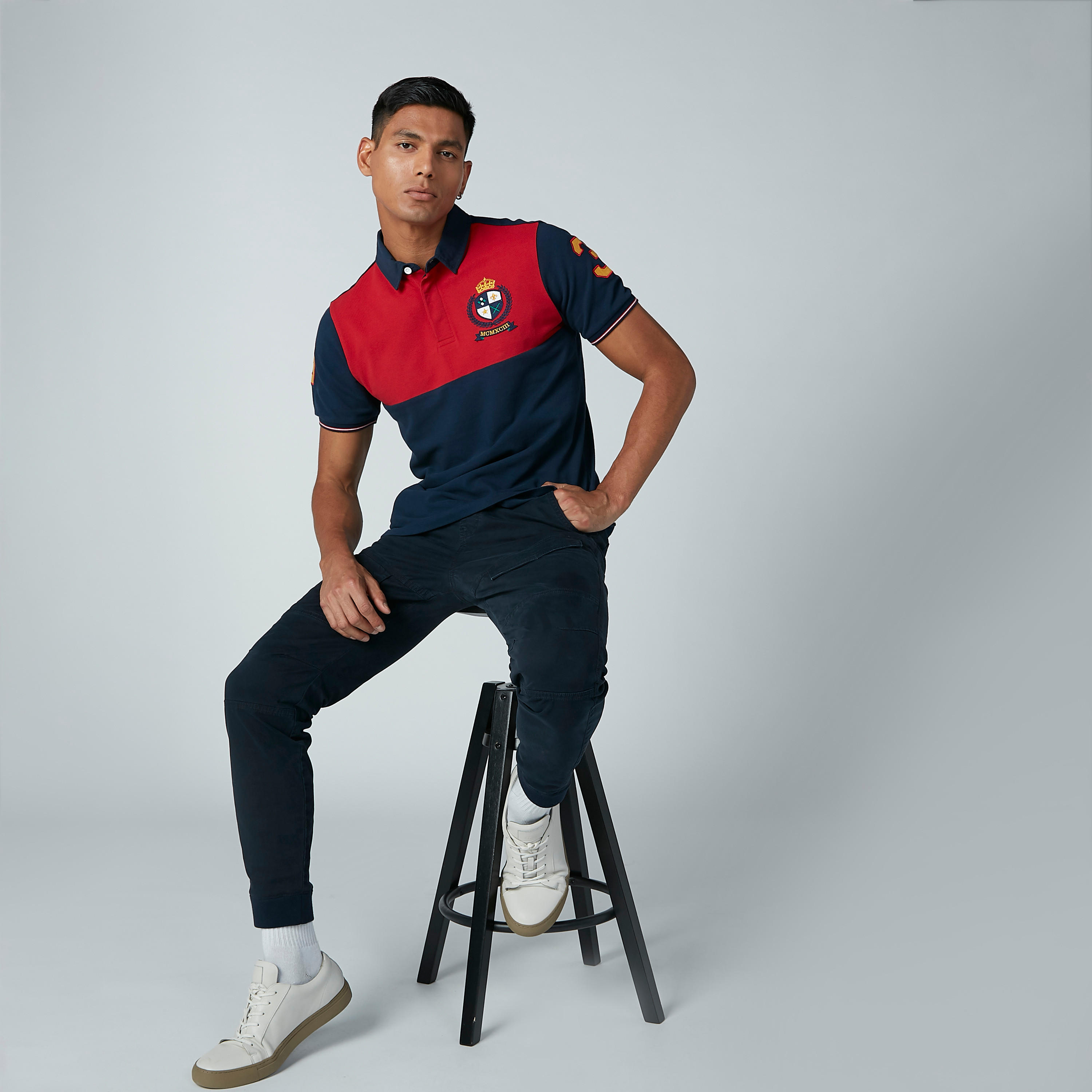تيشيرت مطرّز بياقة بولو وأكمام قصيرة-men-clothing-tshirtsandpolos-polos-image-1