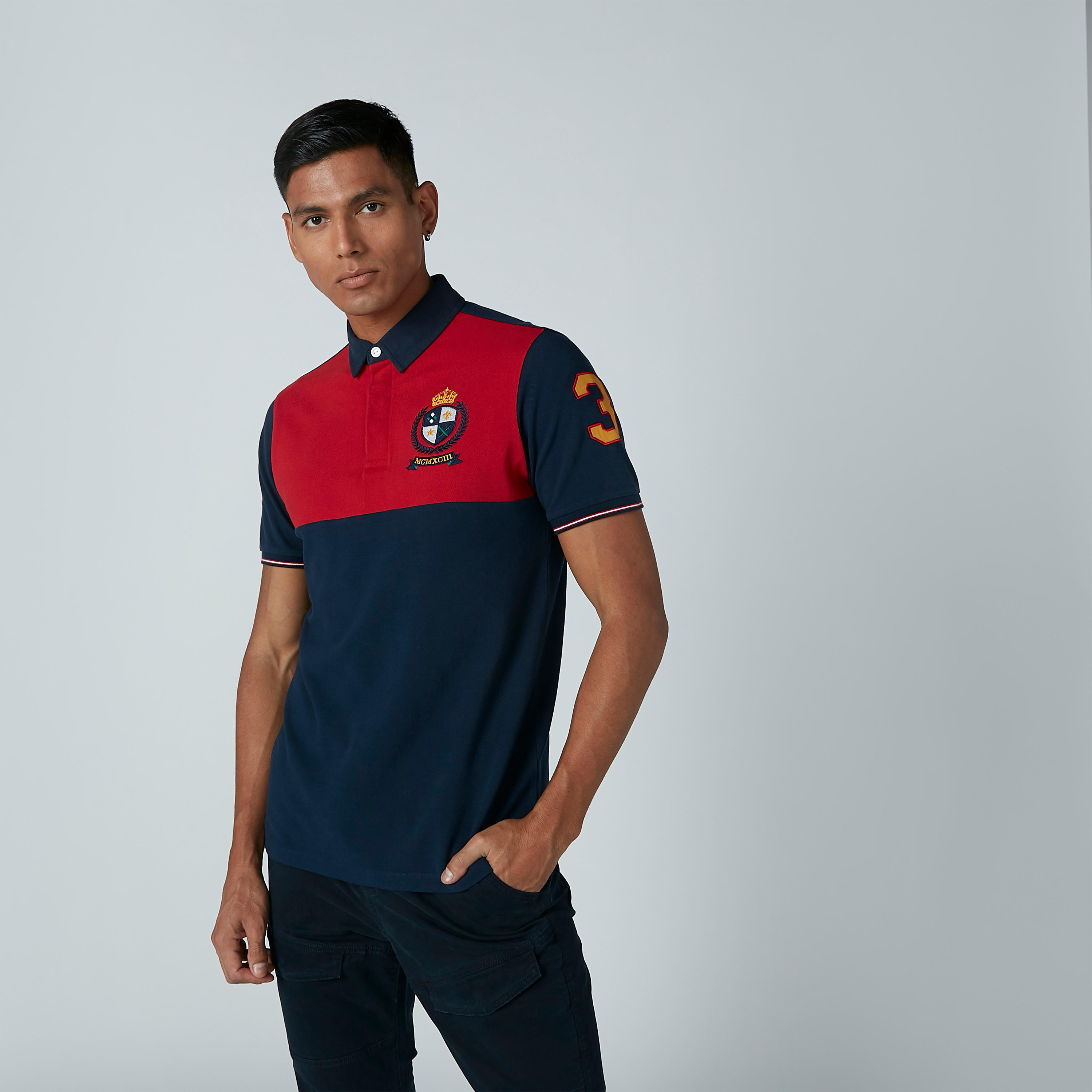 تيشيرت مطرّز بياقة بولو وأكمام قصيرة-men-clothing-tshirtsandpolos-polos-image-2