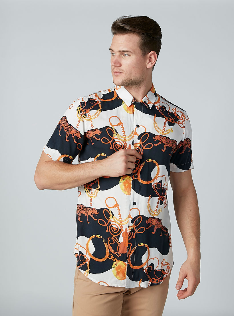 قميص بأكمام قصيرة وأزرار وطبعات-men-clothing-shirts-image-2