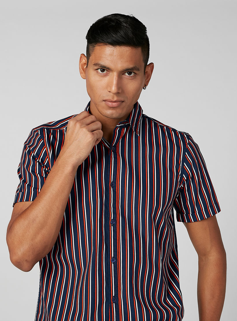 قميص مستدام مقلّم بقصّة سليم وأكمام قصيرة -men-clothing-shirts-image-4