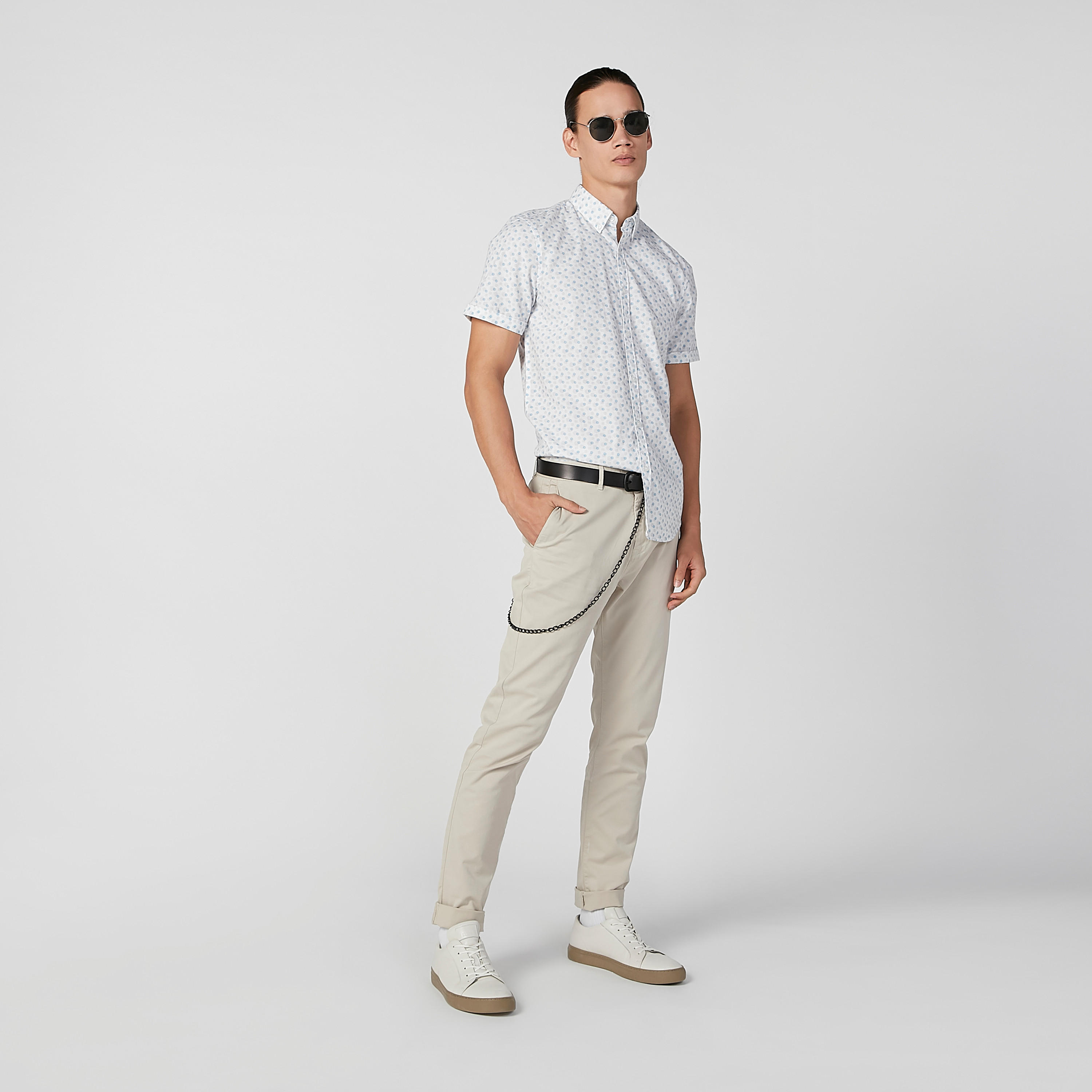 قميص سليم بياقة عاديّة وأكمام قصيرة وطبعات-men-clothing-shirts-image-1