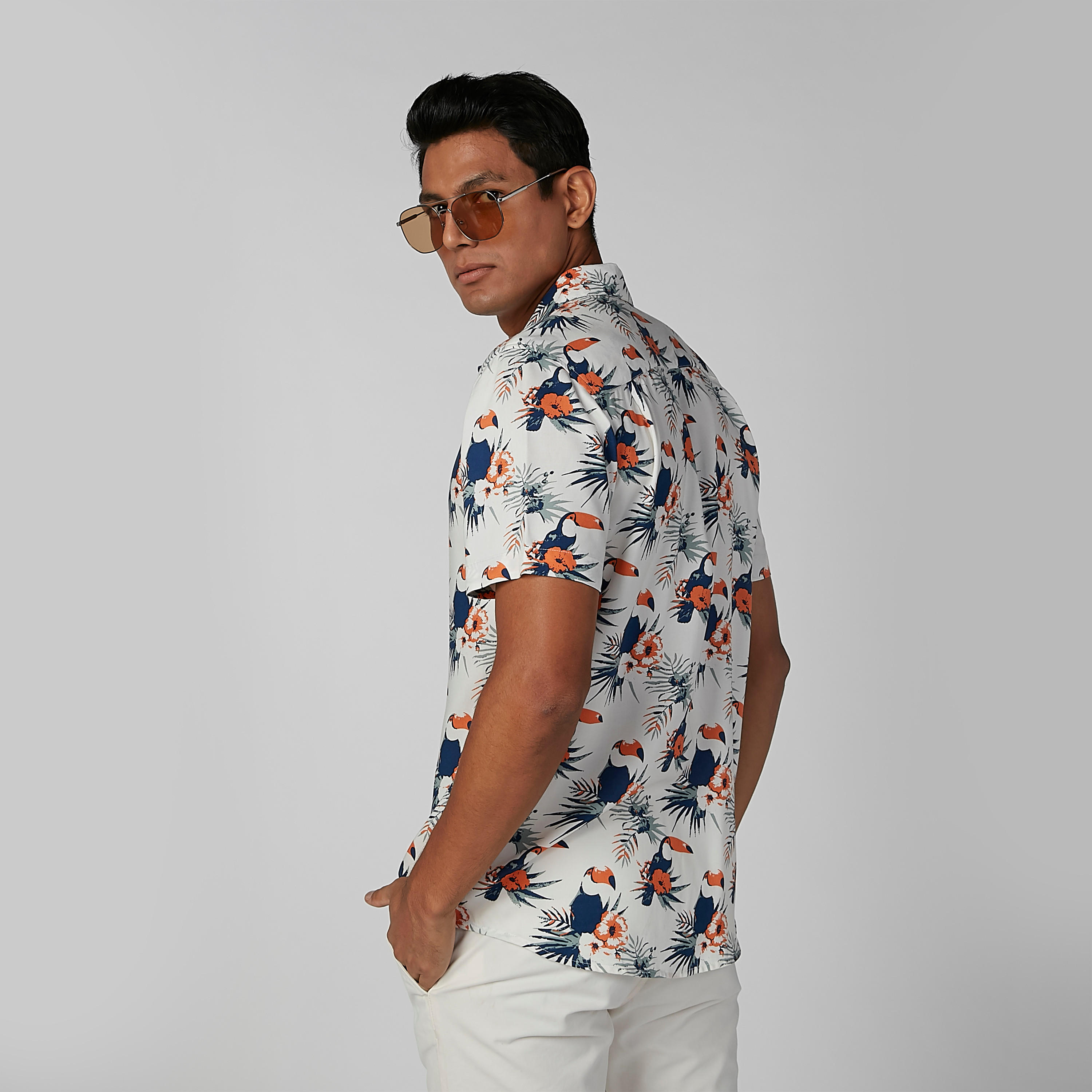 قميص بقصّة سليم وأكمام قصيرة وأزرار وطبعات-men-clothing-shirts-image-3
