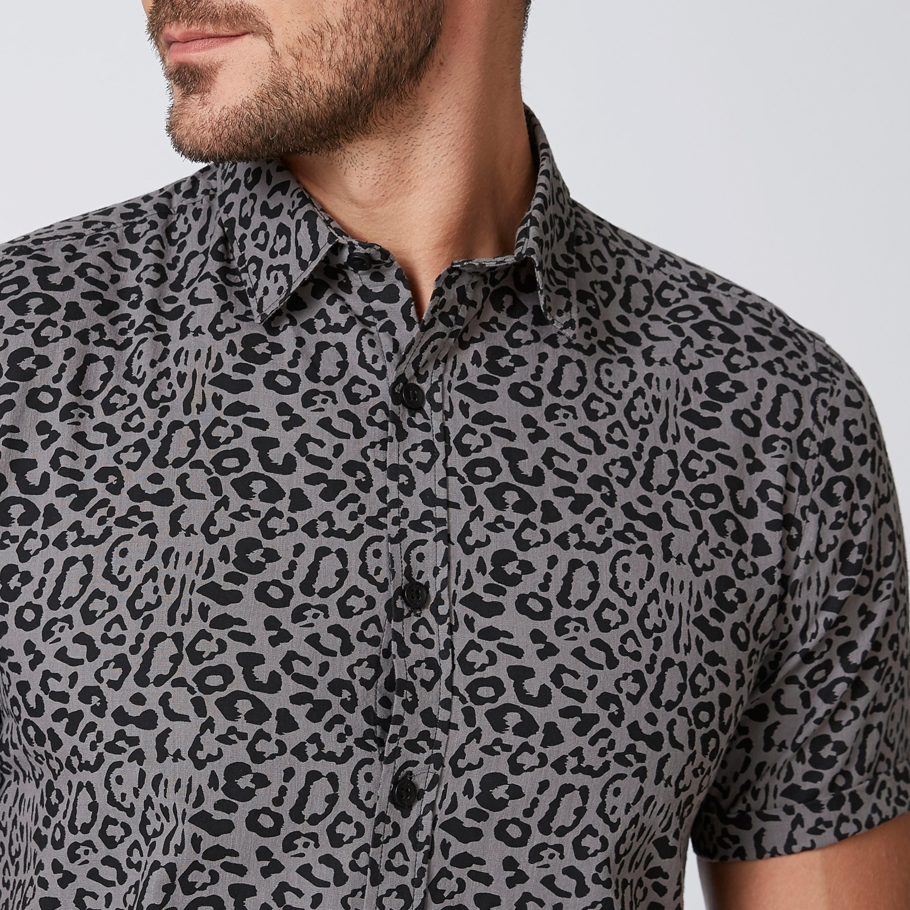 قميص مستدام سليم بأكمام قصيرة وطبعات -men-clothing-shirts-image-4