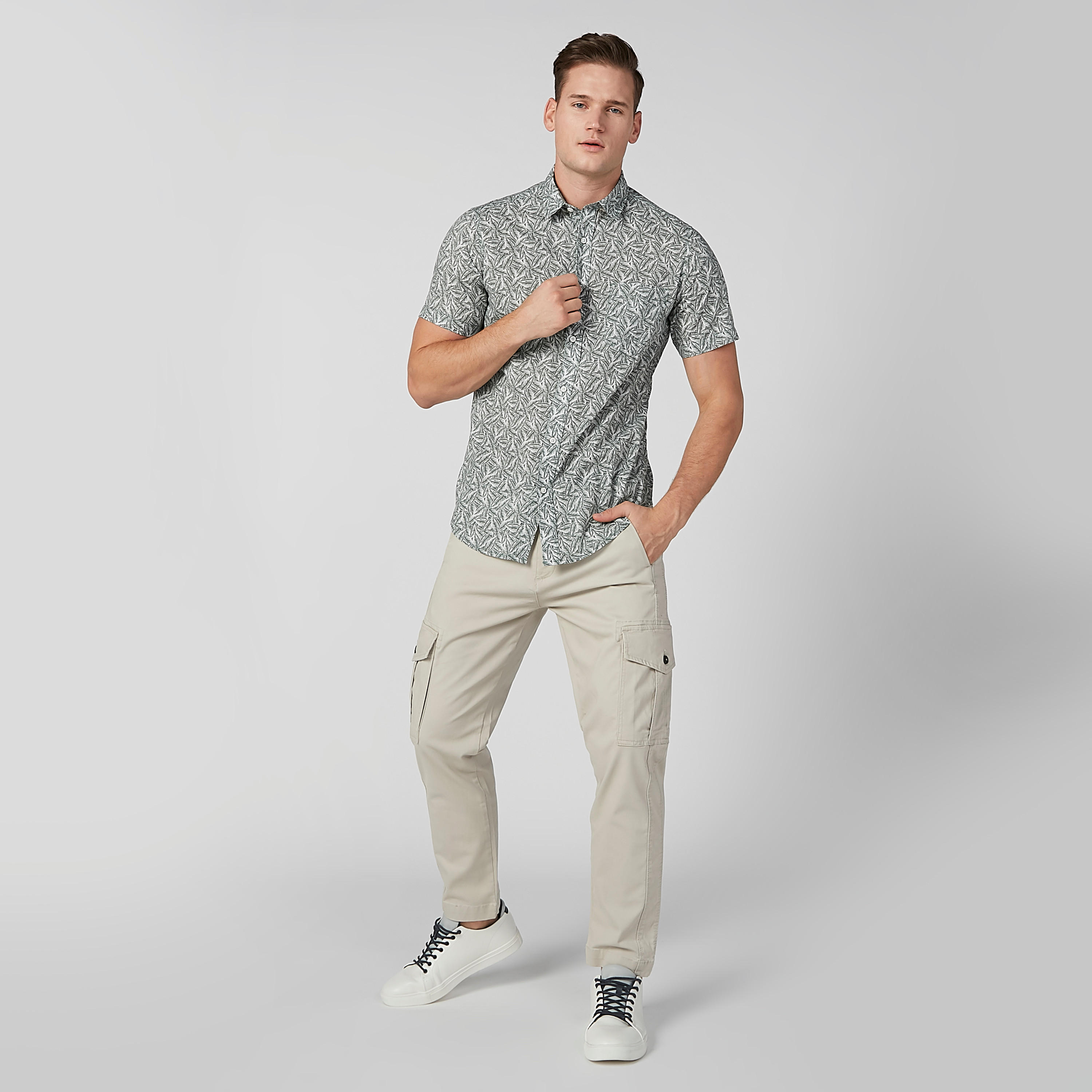 قميص مستادم سليم بأكمام قصيرة وطبعات -men-clothing-shirts-image-1