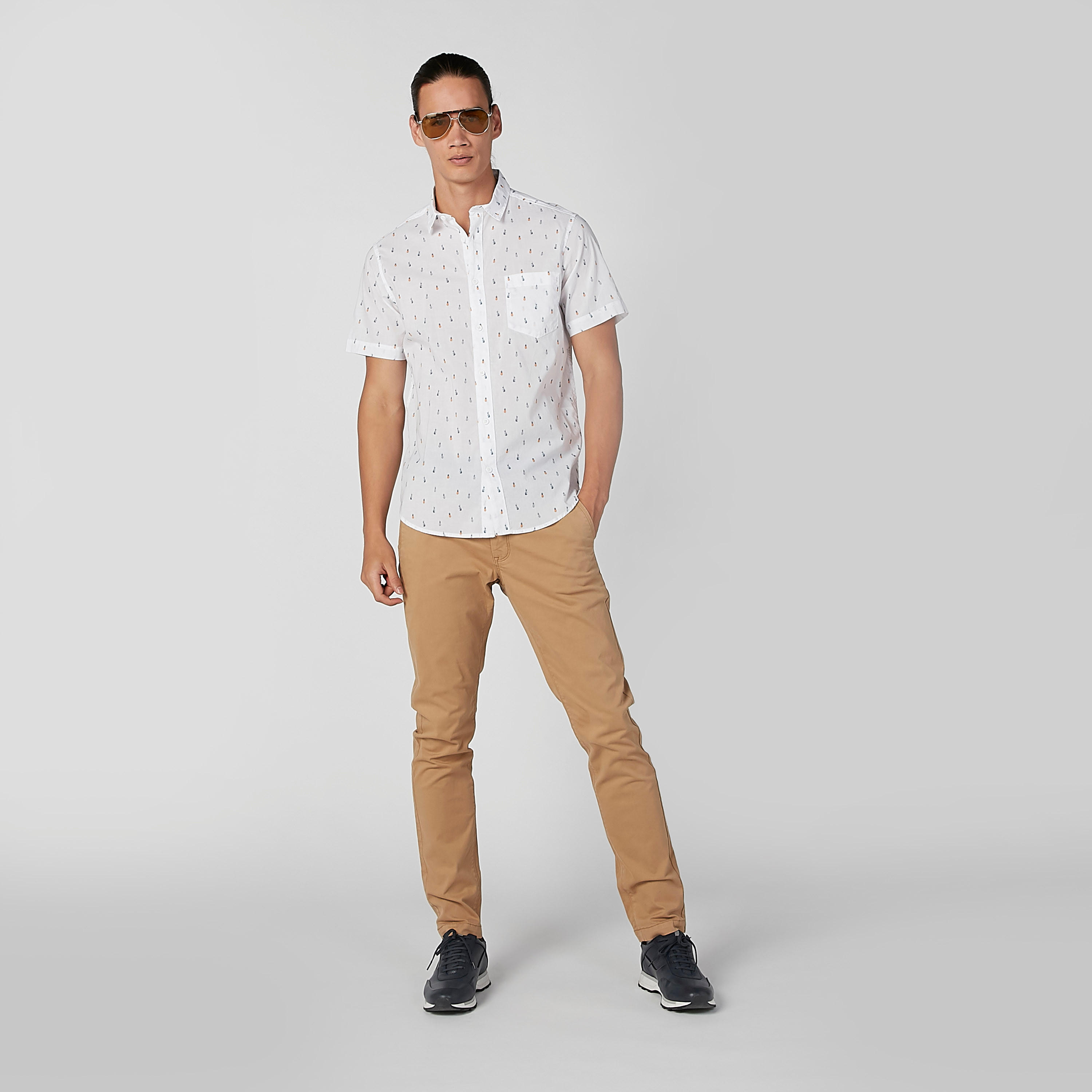 قميص مستدام بقصّة سليم وأكمام قصيرة وطبعات-men-clothing-shirts-image-1
