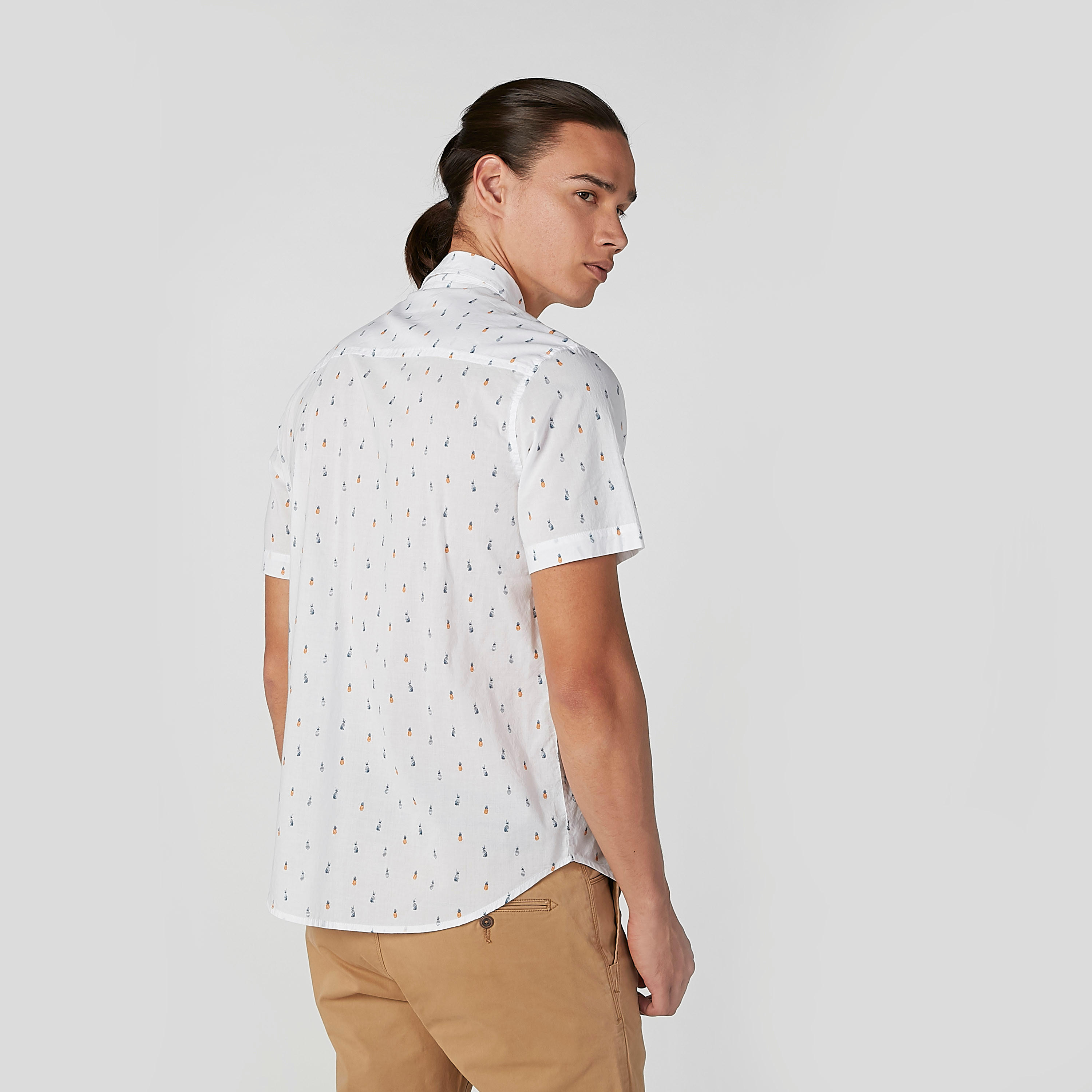 قميص مستدام بقصّة سليم وأكمام قصيرة وطبعات-men-clothing-shirts-image-4