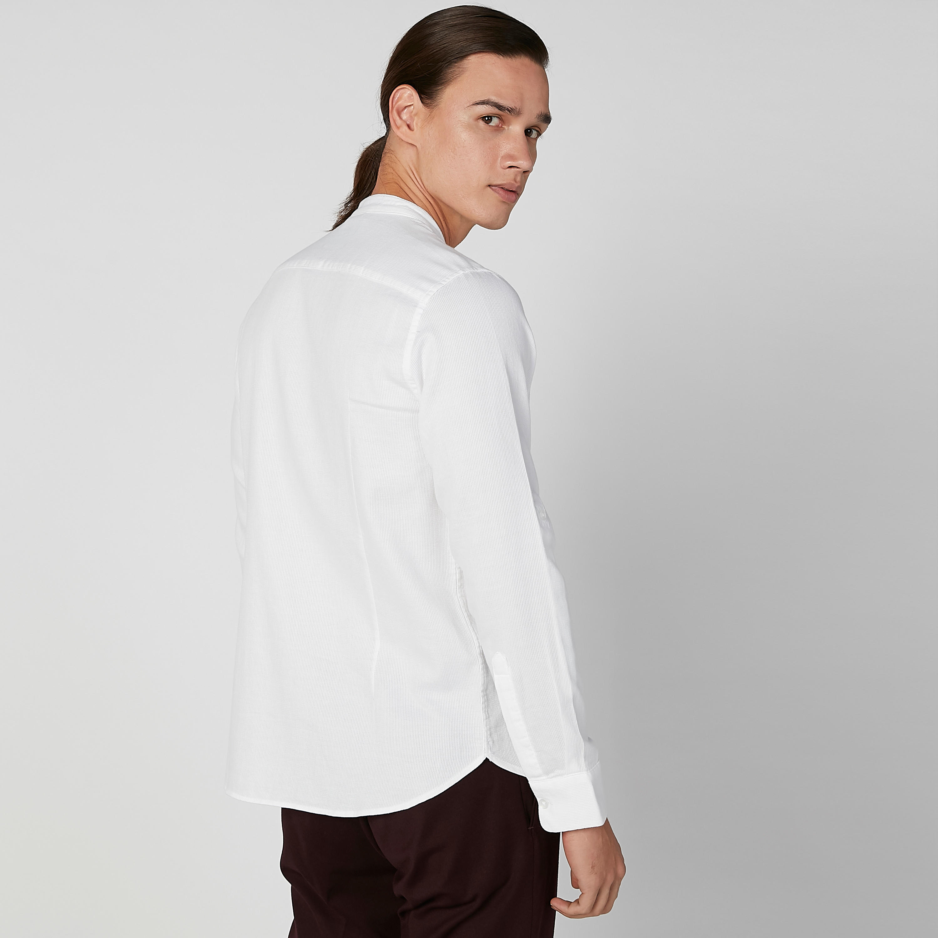 قميص سادة بياقة ماندارين وأكمام طويلة-men-clothing-shirts-image-4