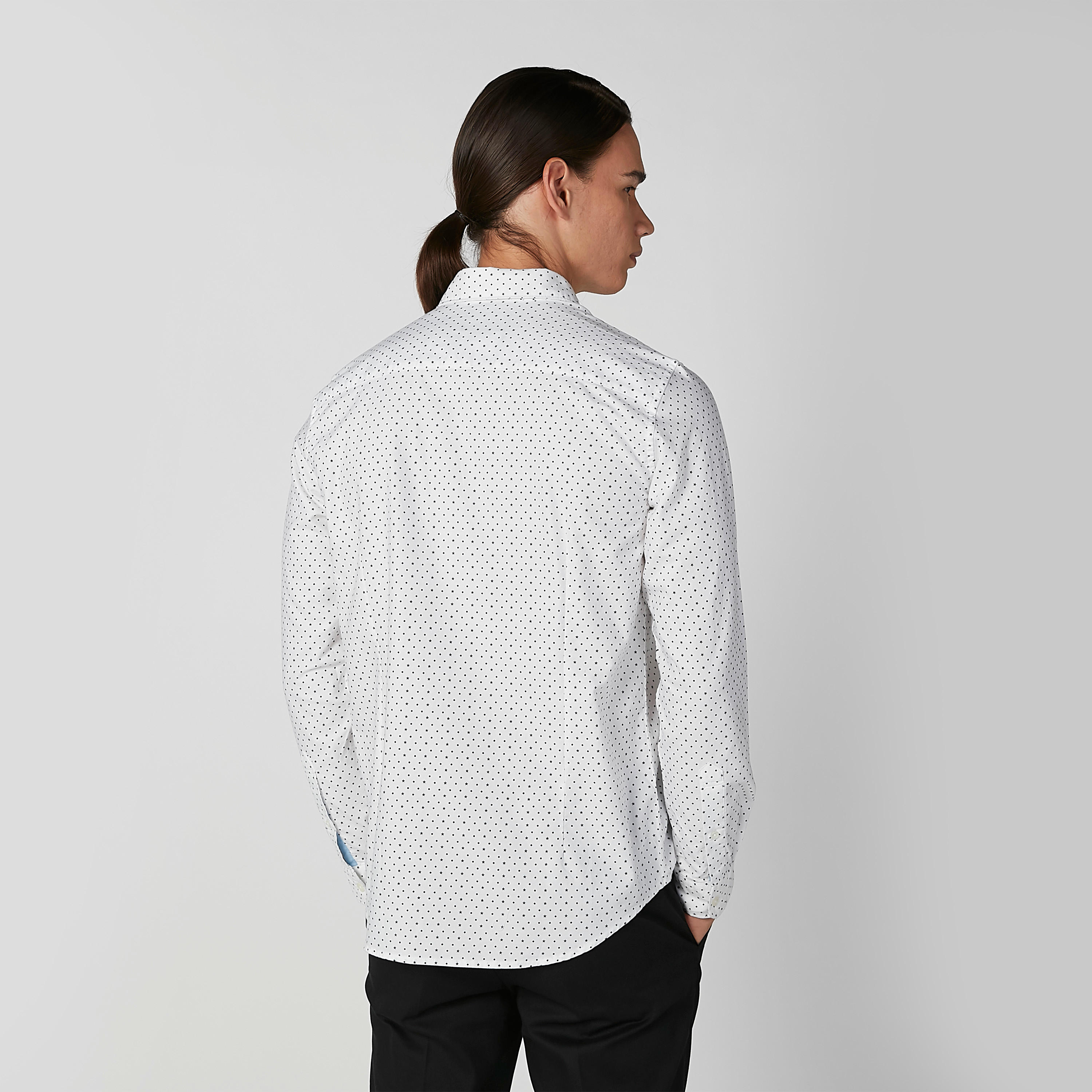 قميص بأكمام طويلة وياقة بأزرار وطبعات-men-clothing-shirts-image-1