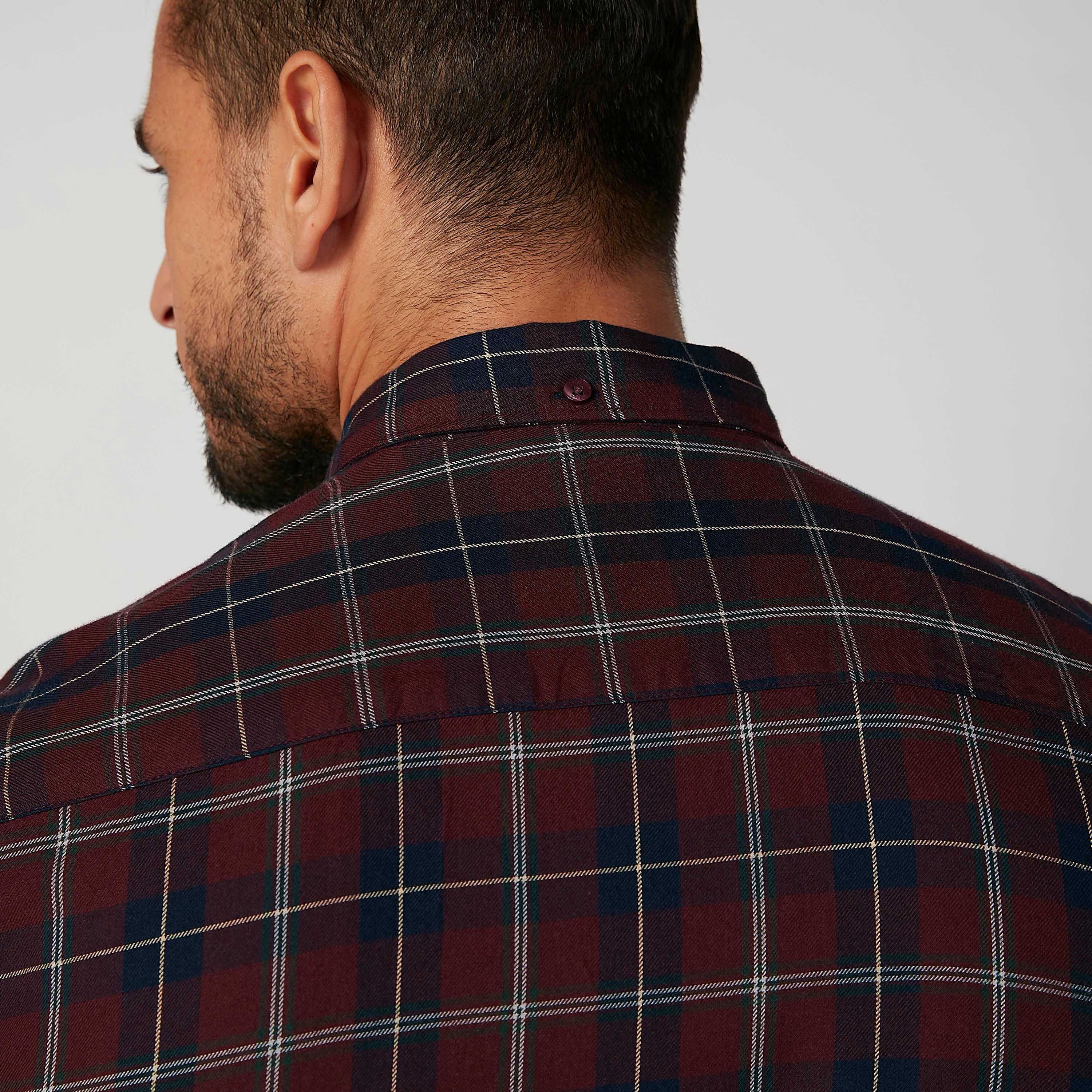 قميص كاروهات بياقة عاديّة وأكمام طويلة-men-clothing-shirts-image-5
