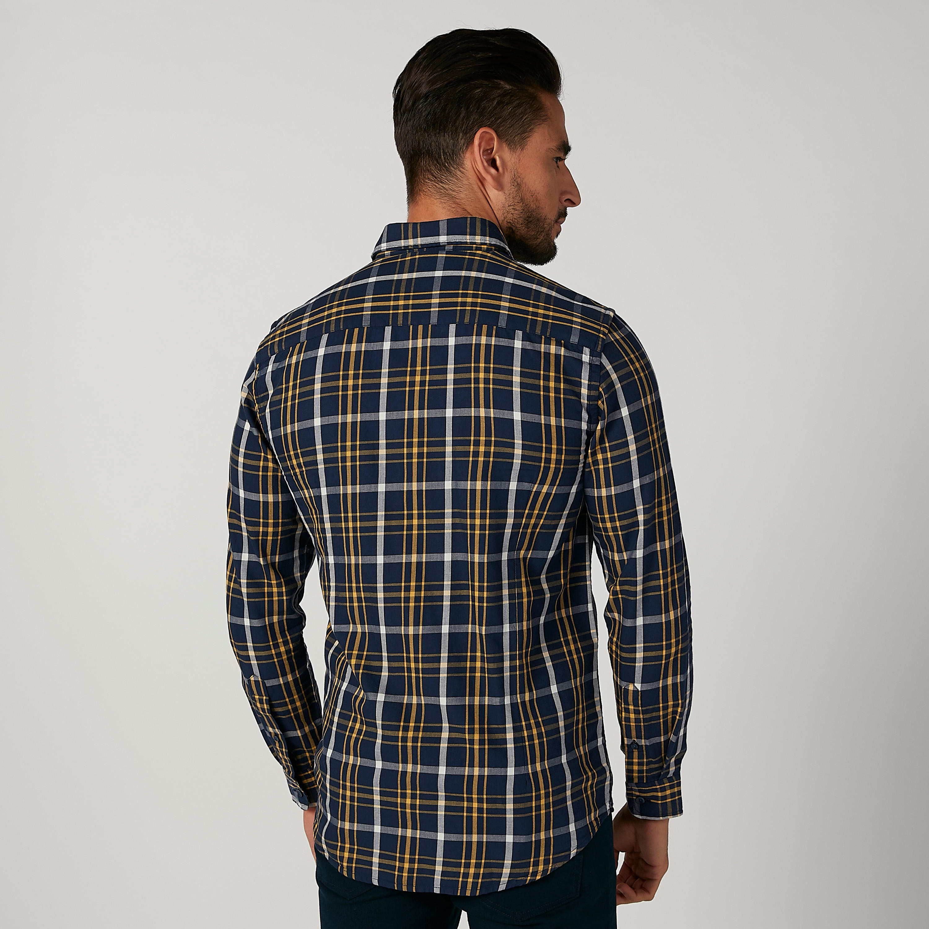 قميص كاروهات بياقة عاديّة وأكمام طويلة-men-clothing-shirts-image-2