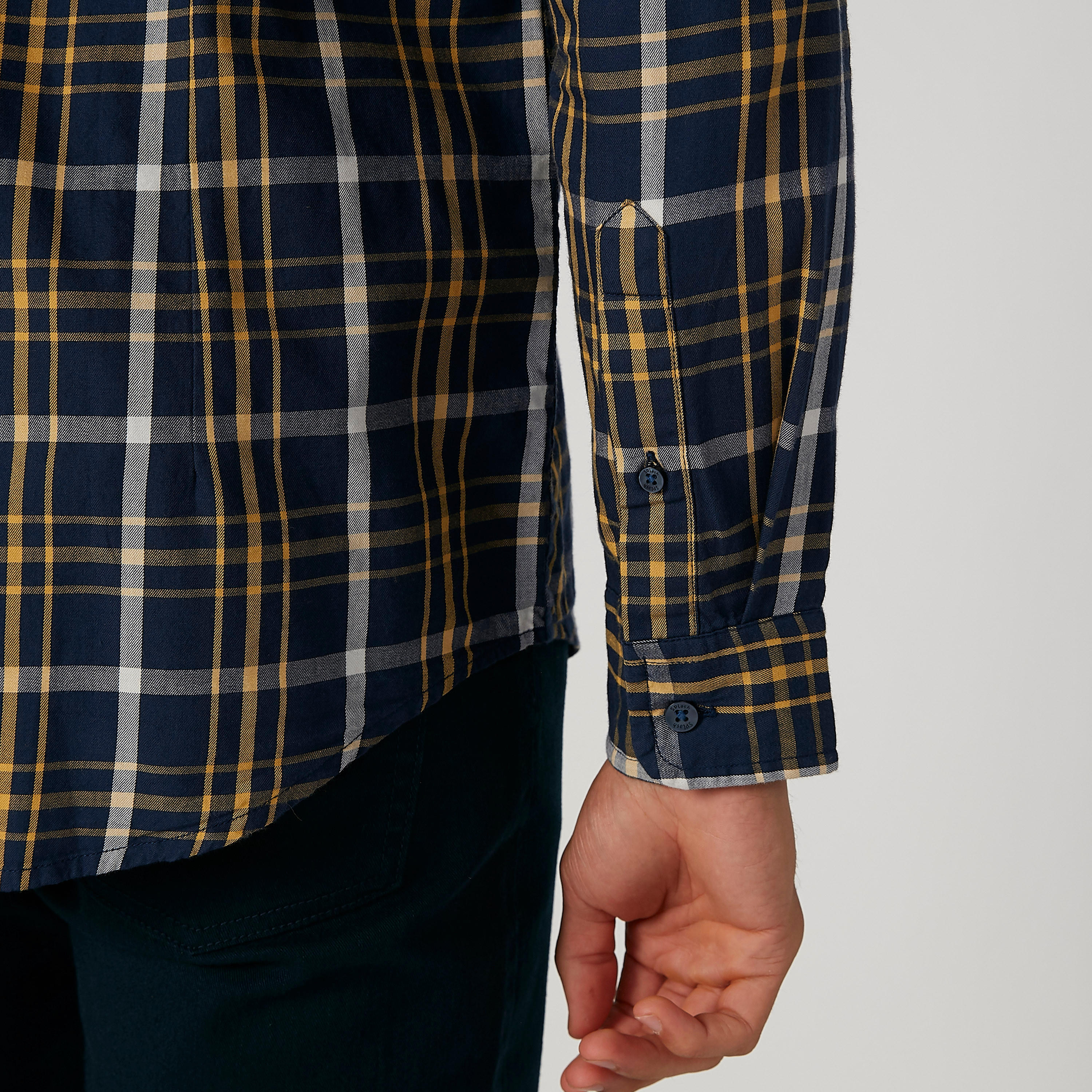 قميص كاروهات بياقة عاديّة وأكمام طويلة-men-clothing-shirts-image-4
