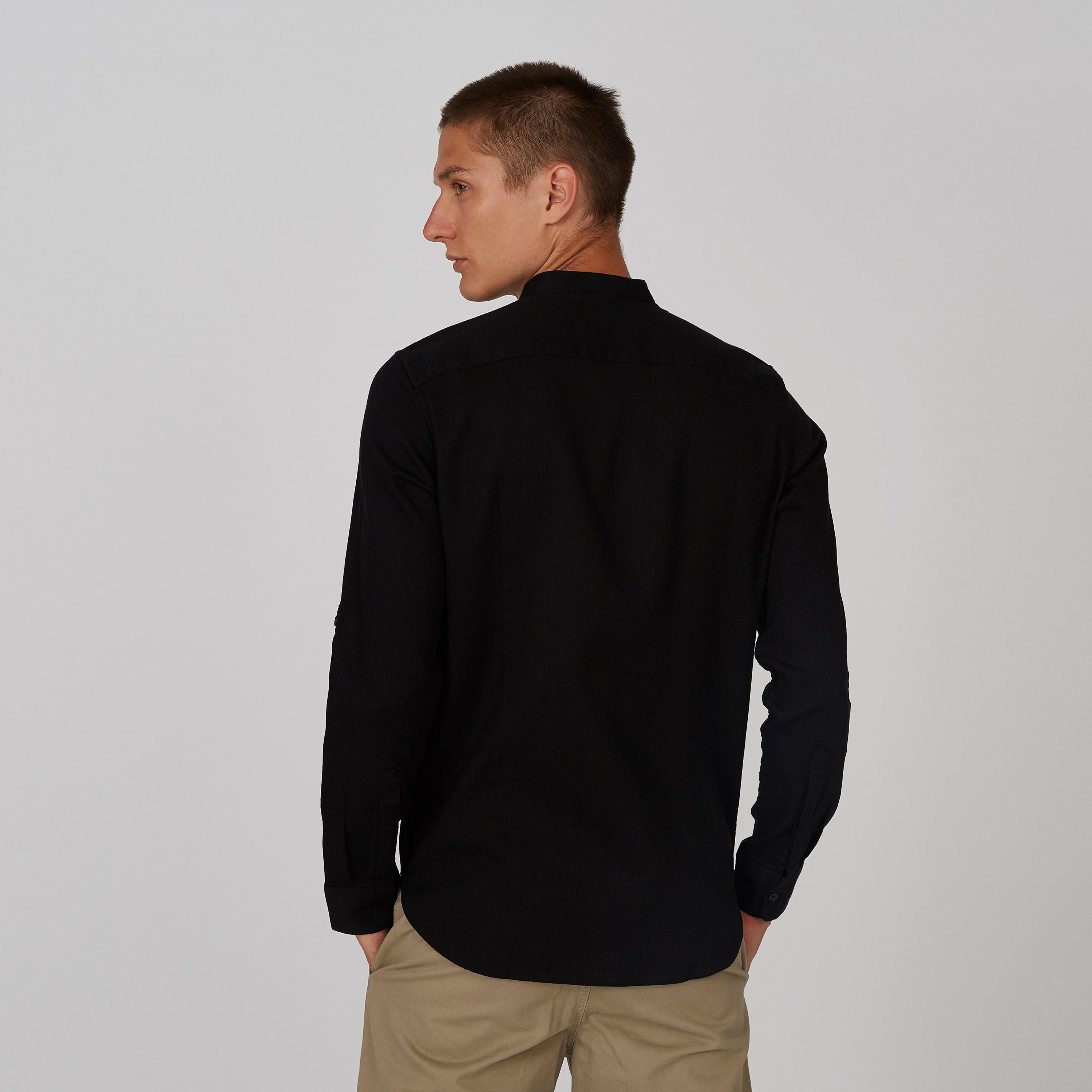 قميص سادة بياقة ماندارين وأكمام طويلة-men-clothing-shirts-image-2