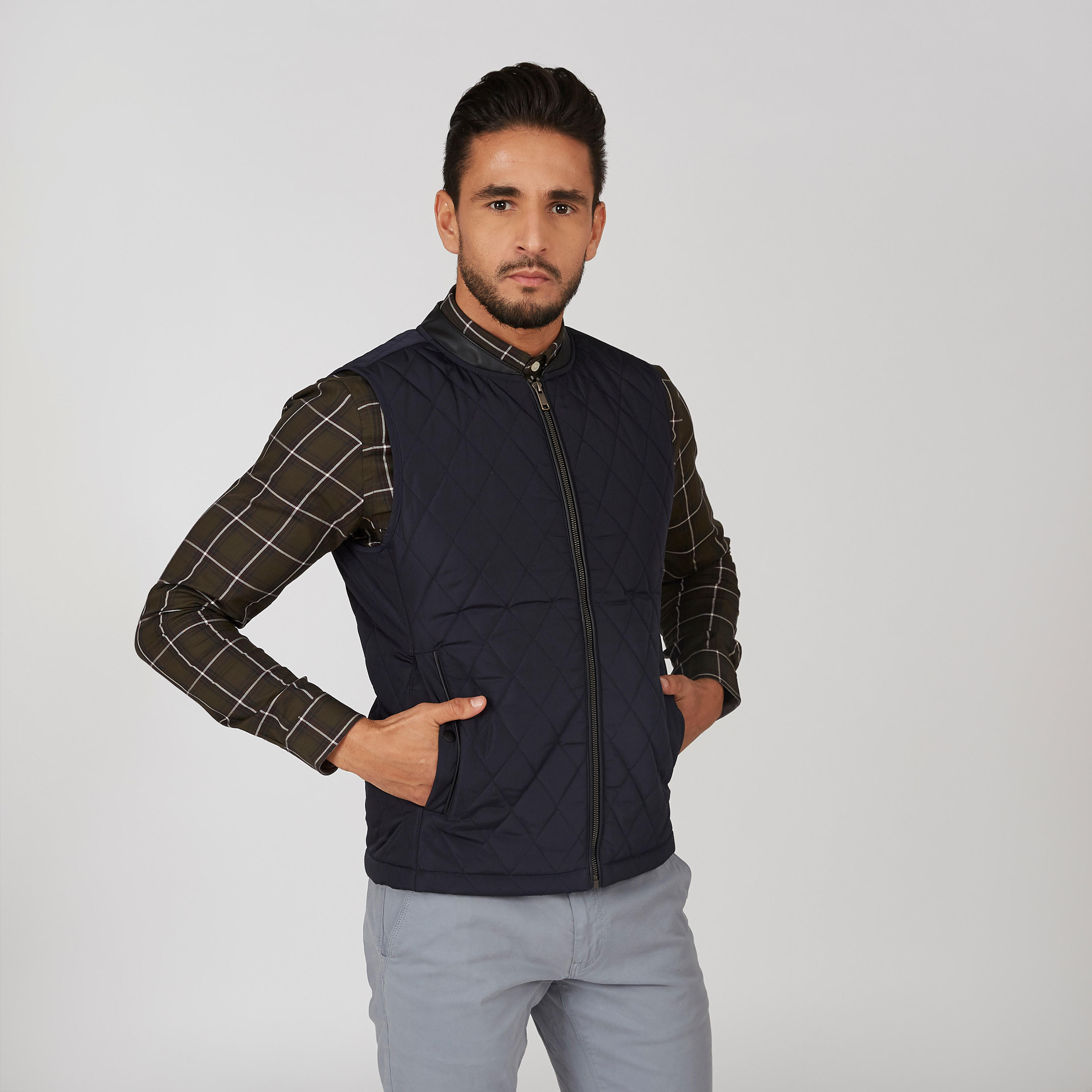 جاكيت جيليه بارز الملمس بجيوب كانجارو وسحّاب إغلاق-men-clothing-jacketsandblazers-jackets-image-3