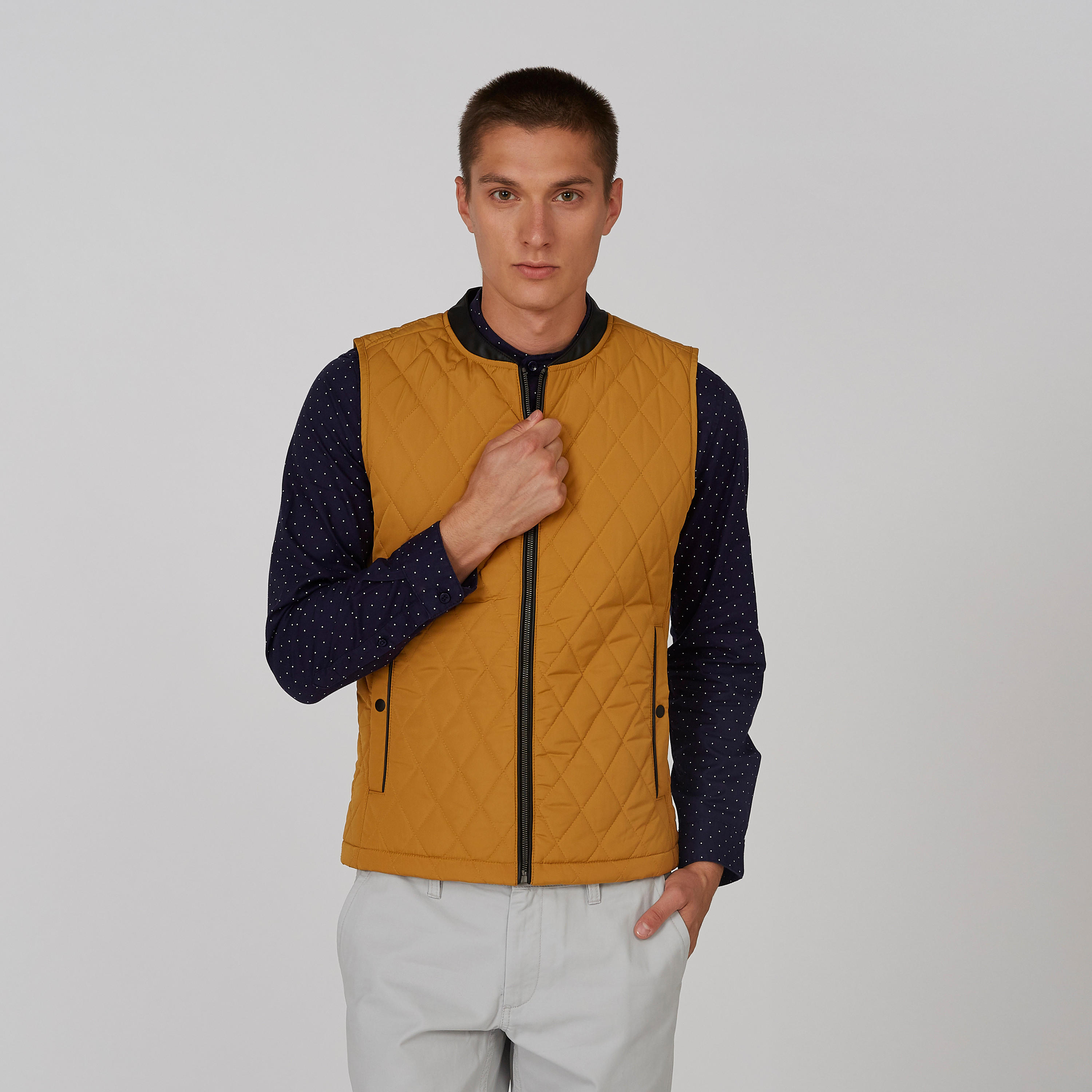 جاكيت جيليه بارز الملمس بجيوب كنغر وسحّاب إغلاق-men-clothing-jacketsandblazers-jackets-image-5