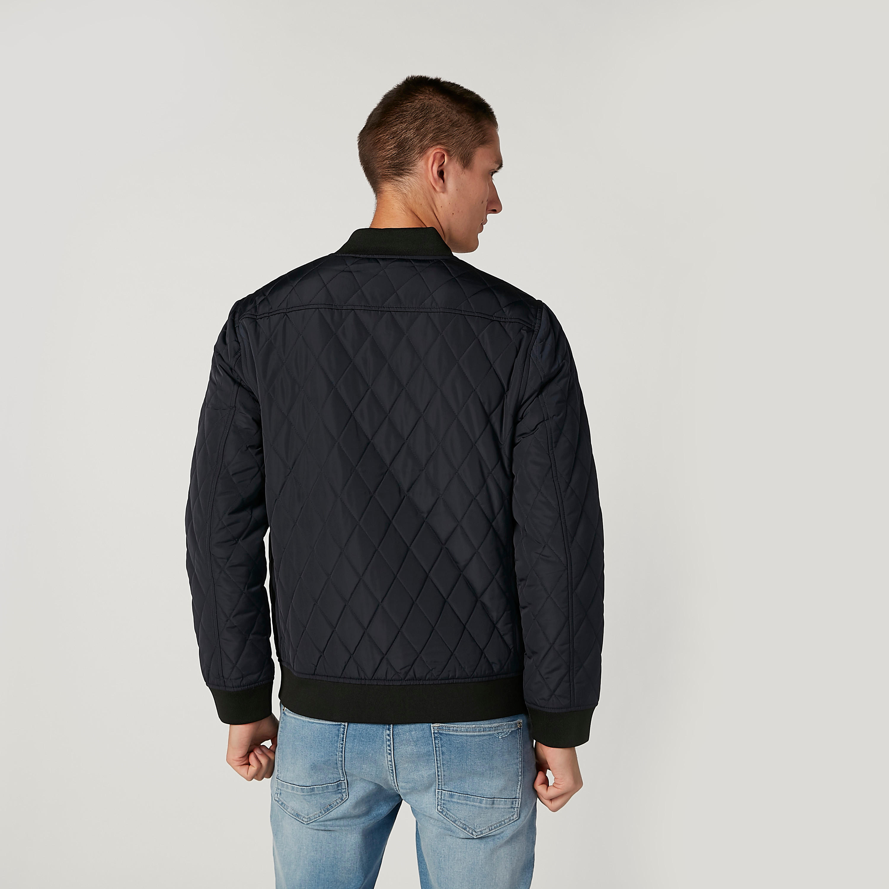 جاكيت بومبر بارز الملمس بأكمام طويلة وجيوب-men-clothing-jacketsandblazers-jackets-image-4