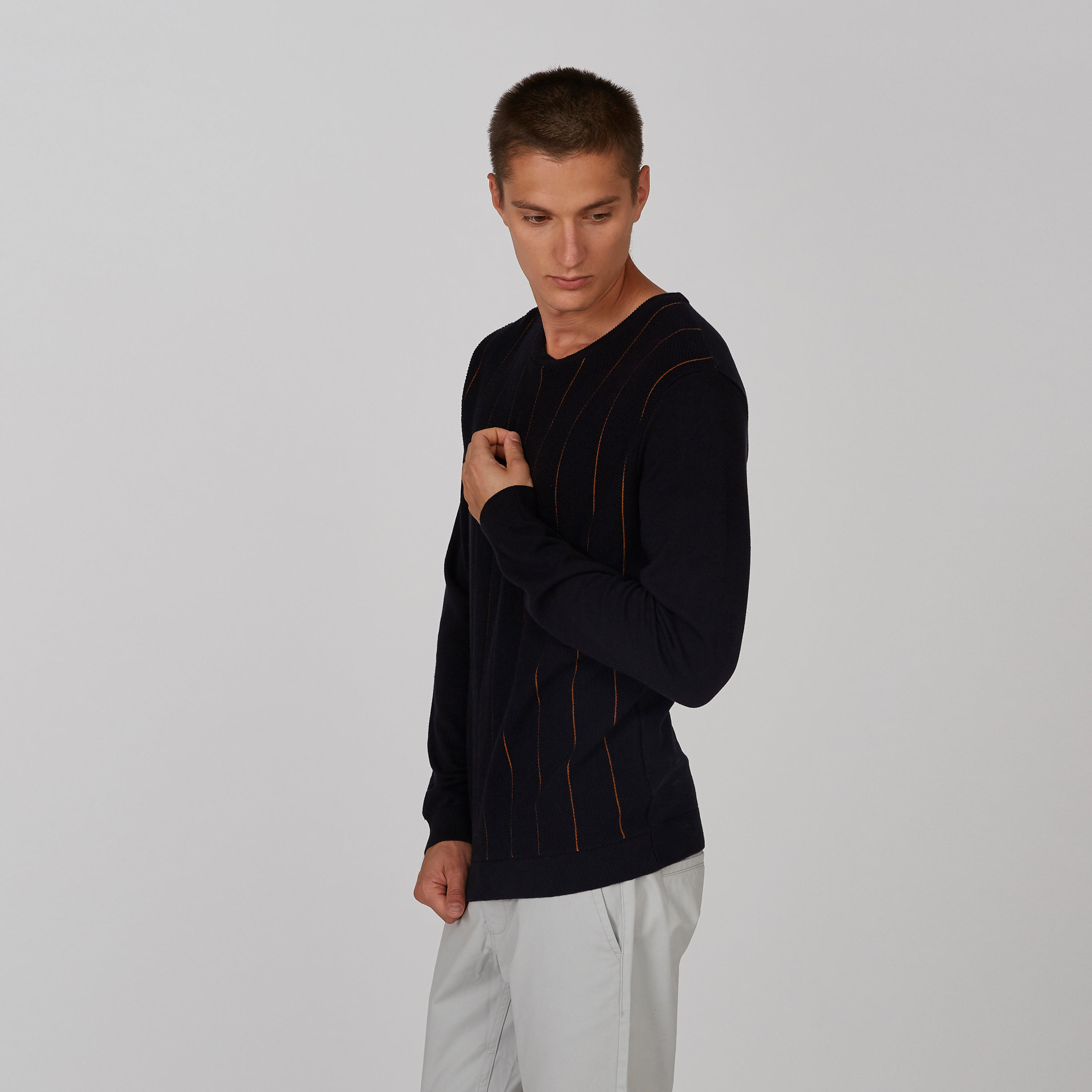 سويتر مستدام مقلّم بقصّة سليم وياقة ضيقة وأكمام طويلة -men-clothing-sweatersandpullovers-image-4