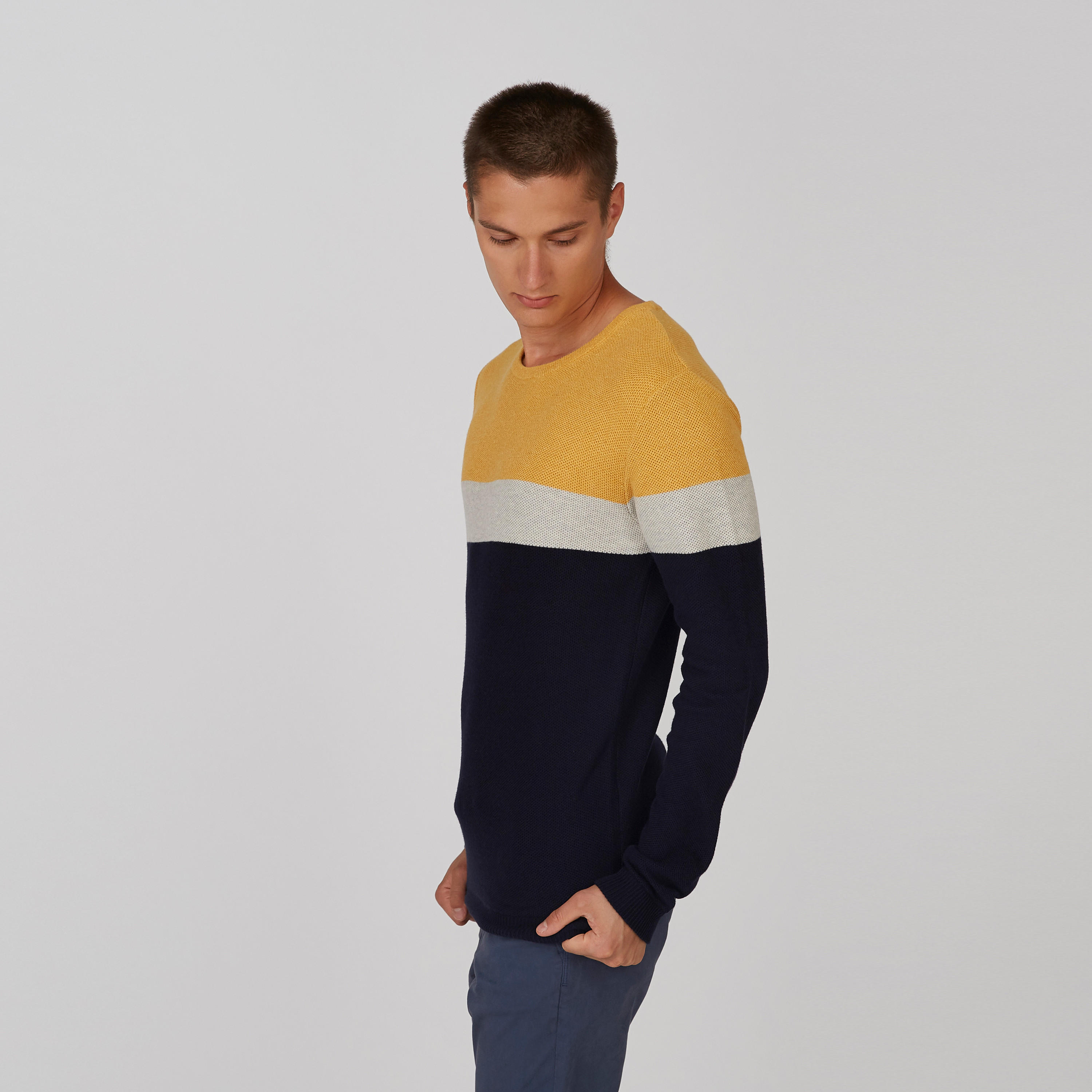 سويتر بقصة  سليم بارزة الملمس بياقة ضيّقة وأكمام طويلة-men-clothing-sweatersandpullovers-image-3