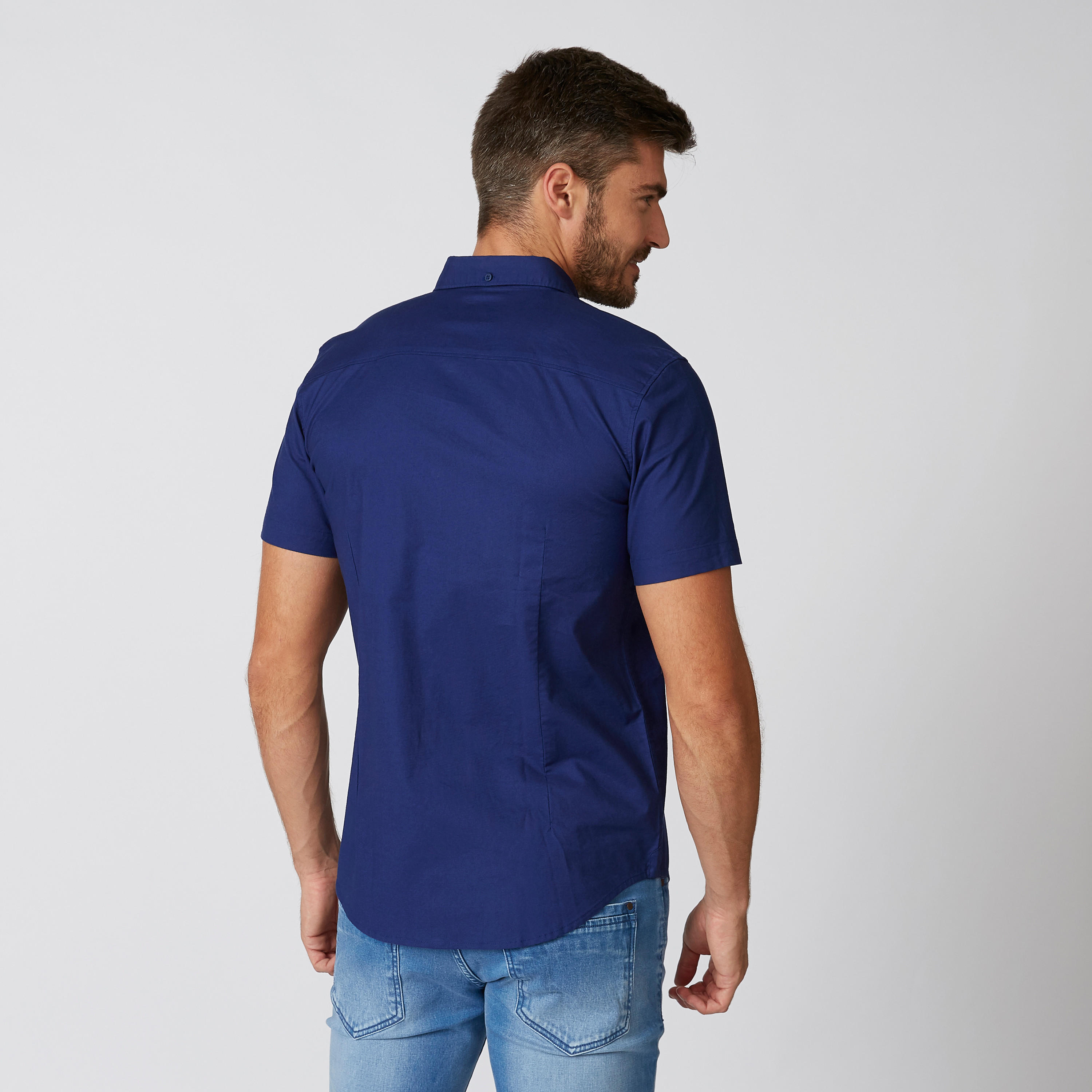 قميص سادة بياقة عاديّة وأكمام قصيرة-men-clothing-shirts-image-2