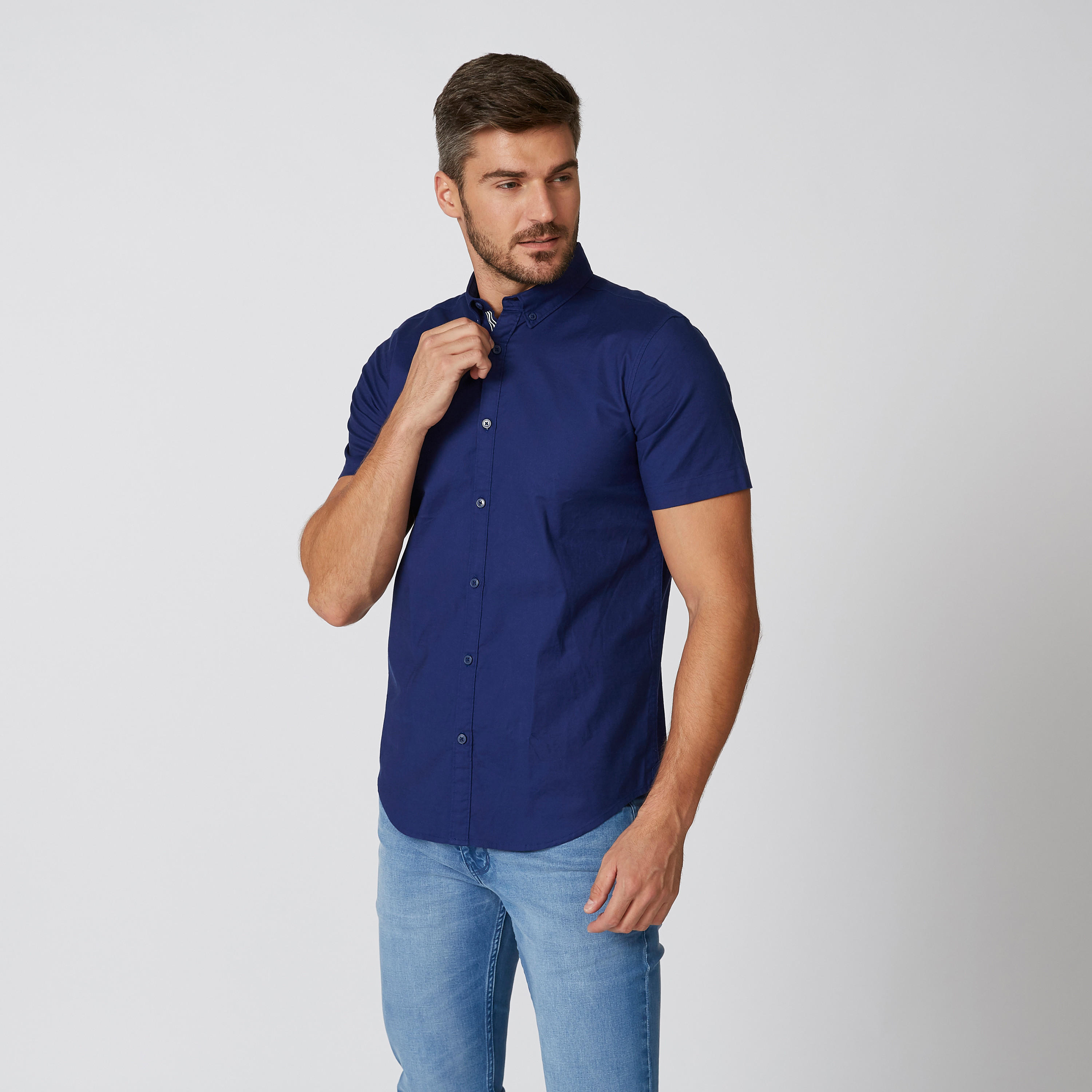 قميص سادة بياقة عاديّة وأكمام قصيرة-men-clothing-shirts-image-3