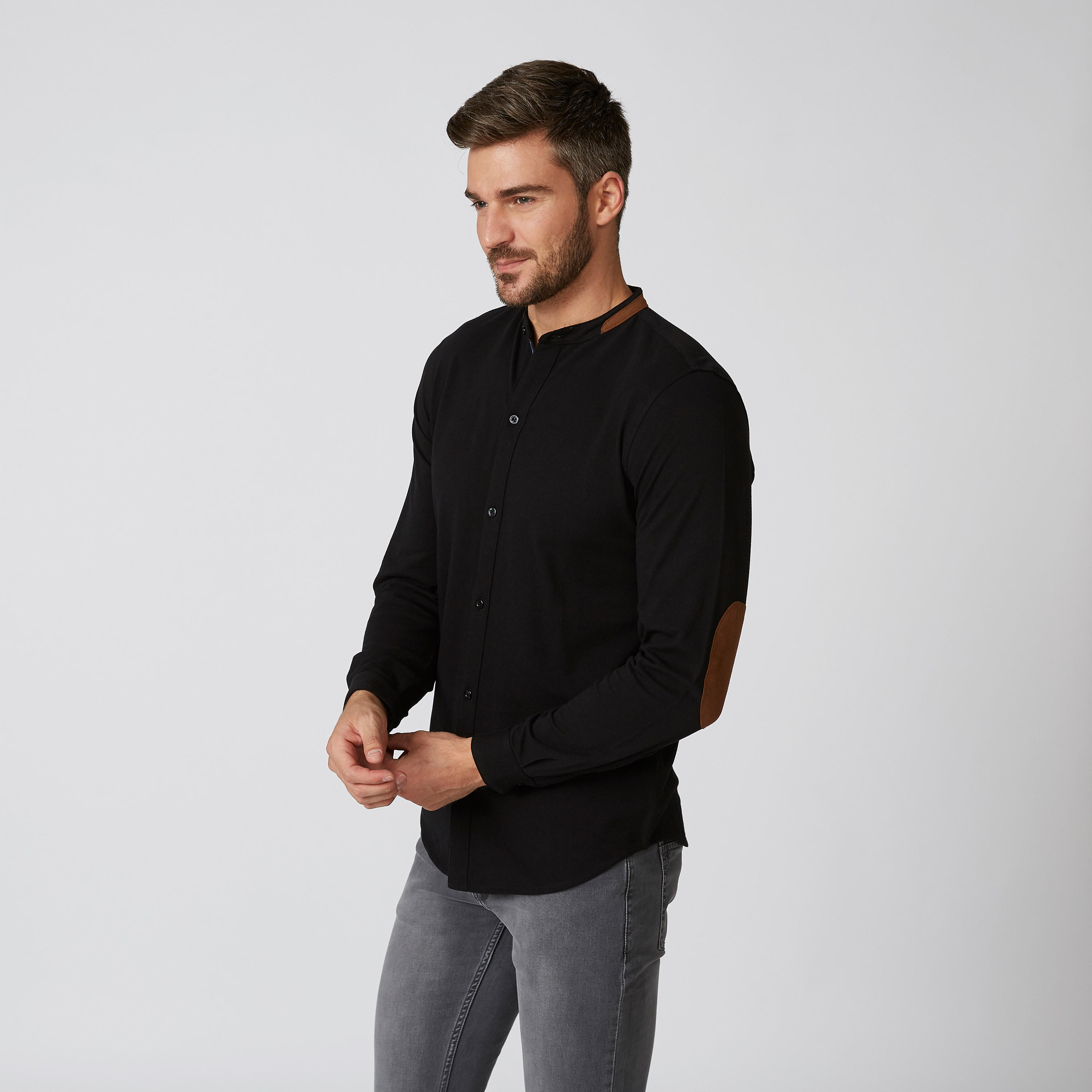 قميص سادة بياقة ماندارين وأكمام طويلة برقعة على المرفق-men-clothing-shirts-image-4